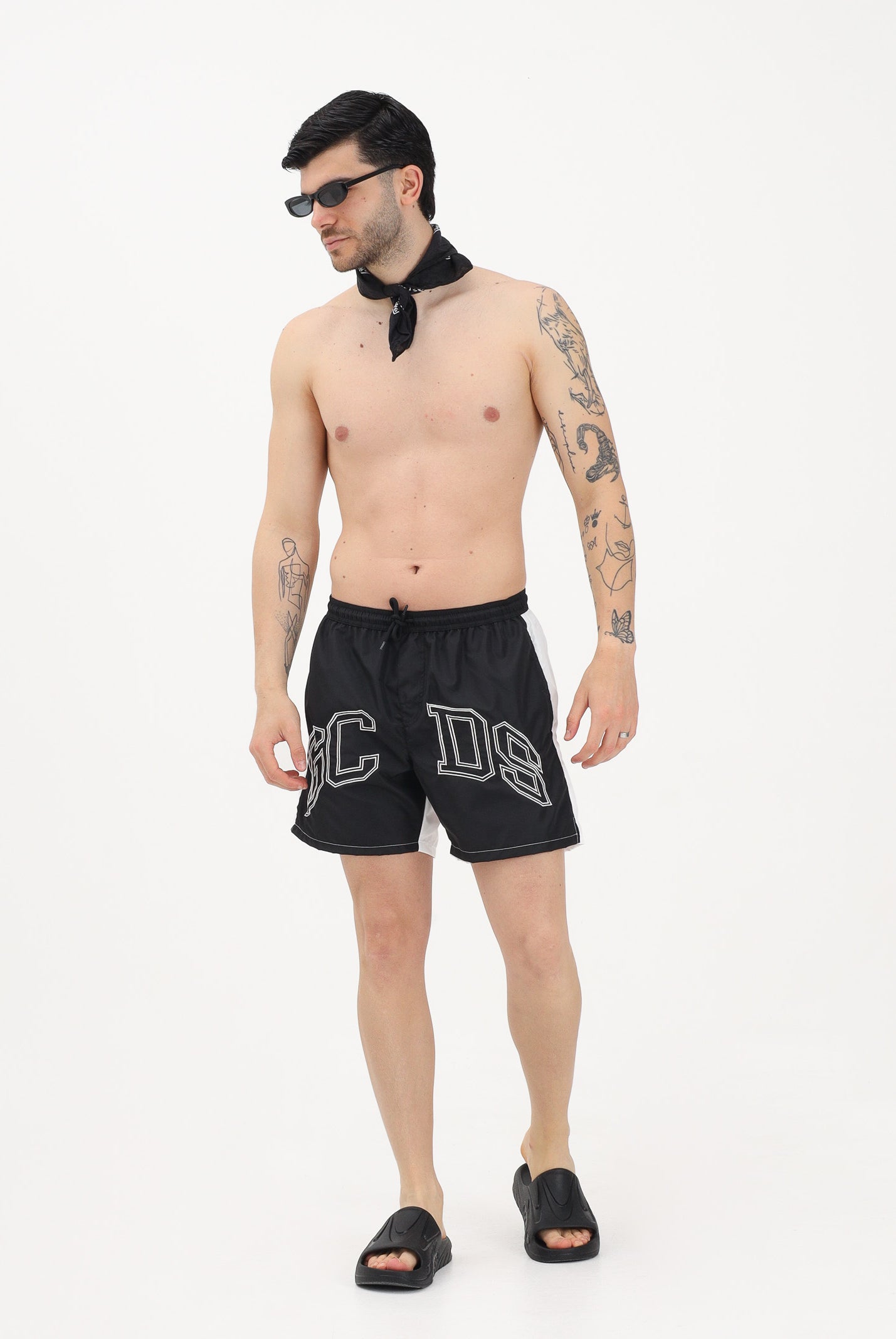 GCDS Shorts mare nero e bianco da uomo con logo C1MEQS249T016 999A GCDS