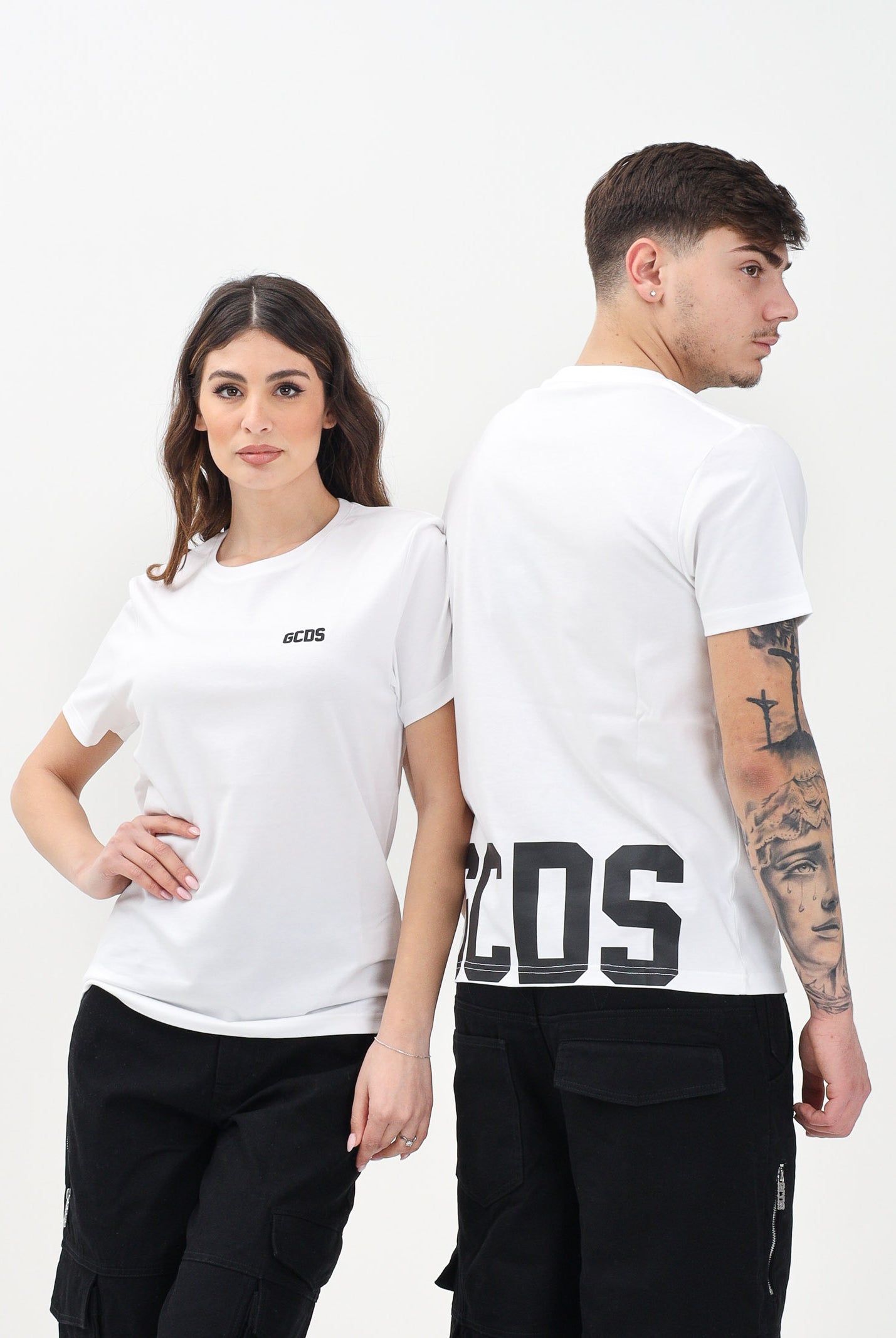 GCDS T-shirt a manica corta bianca per uomo e donna con logo sul retro Z0MLQC101J023 100B GCDS