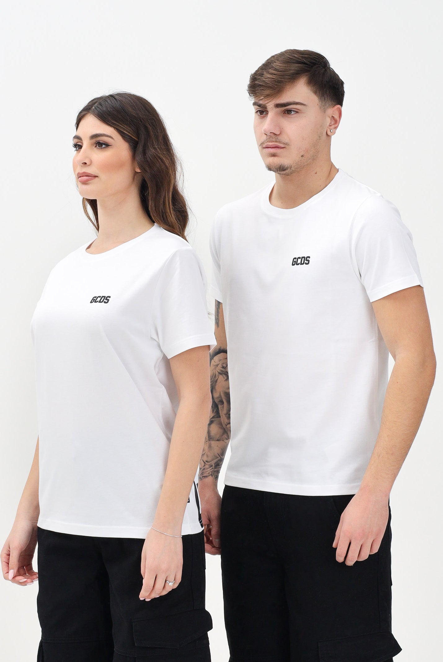 GCDS T-shirt a manica corta bianca per uomo e donna con logo sul retro Z0MLQC101J023 100B GCDS