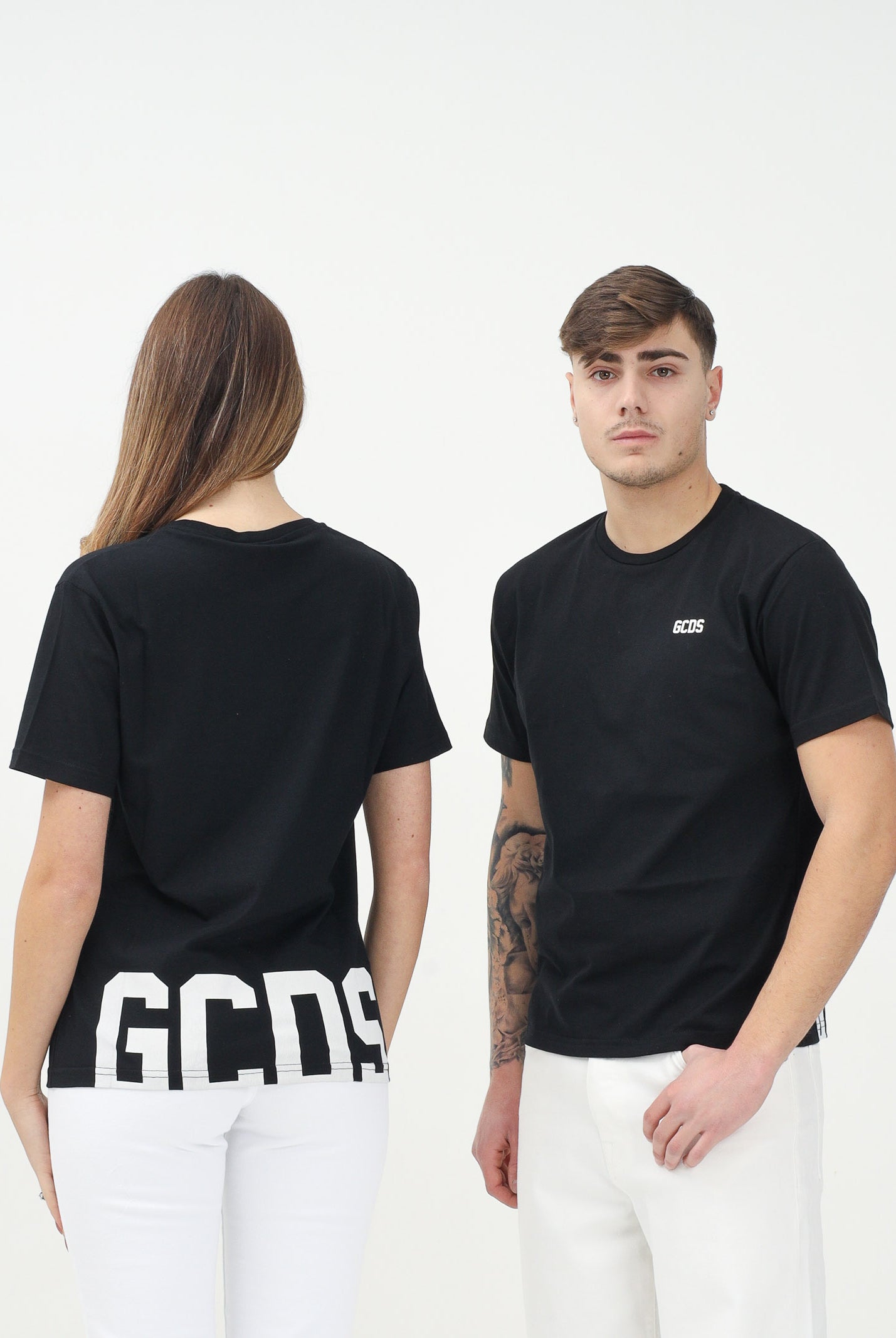GCDS T-shirt a manica corta nera per uomo e donna con logo sul retro Z0MLQC101J023 999A GCDS