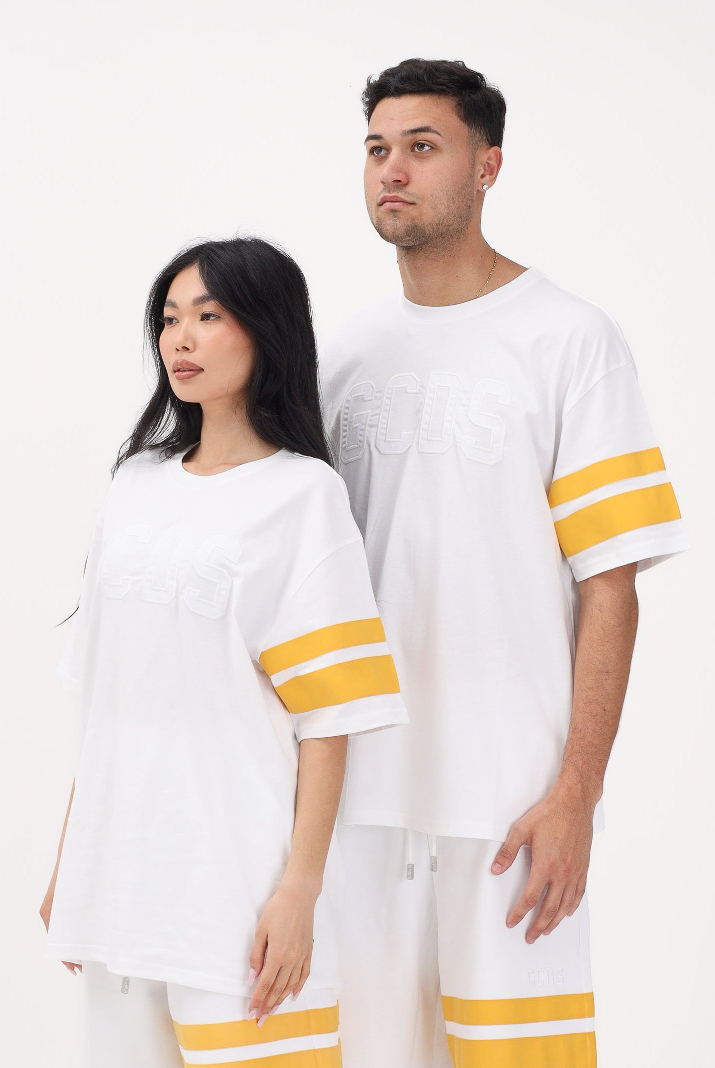GCDS T-shirt a manica corta bianca per uomo e donna con logo Z0MLQC106J101 100Y GCDS