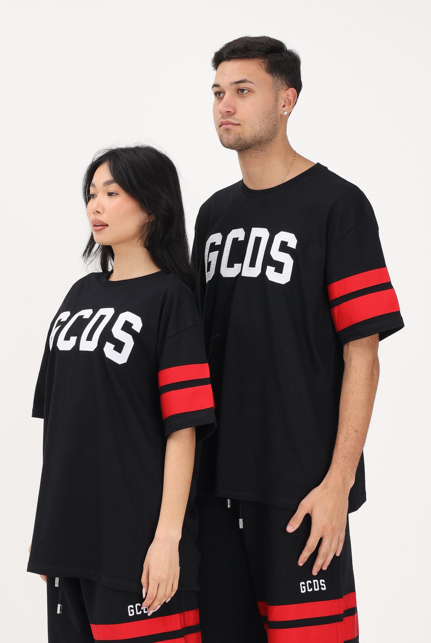 GCDS T-shirt a manica corta nera per uomo e donna con logo Z0MLQC106J101 999R GCDS