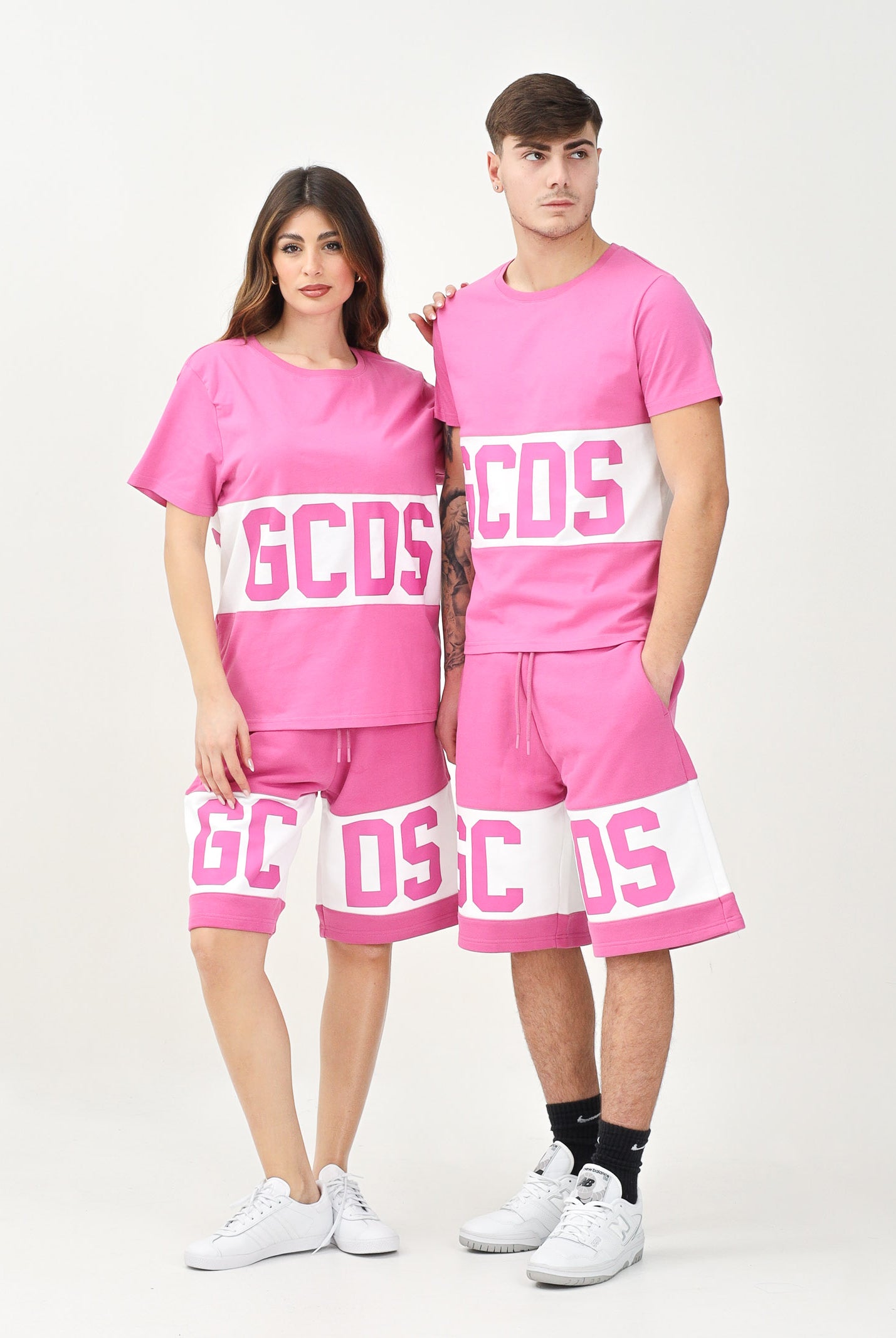 GCDS Shorts sportivo fucsia per uomo e donna con logo Z0MLQL228F004 575A GCDS