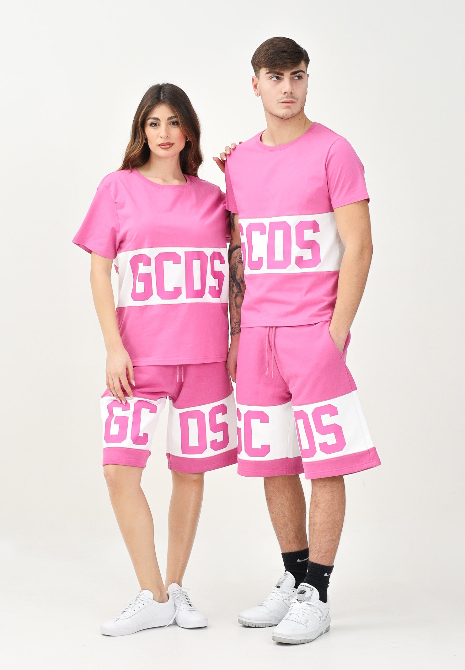 GCDS Shorts sportivo fucsia per uomo e donna con logo Z0MLQL228F004 575A GCDS