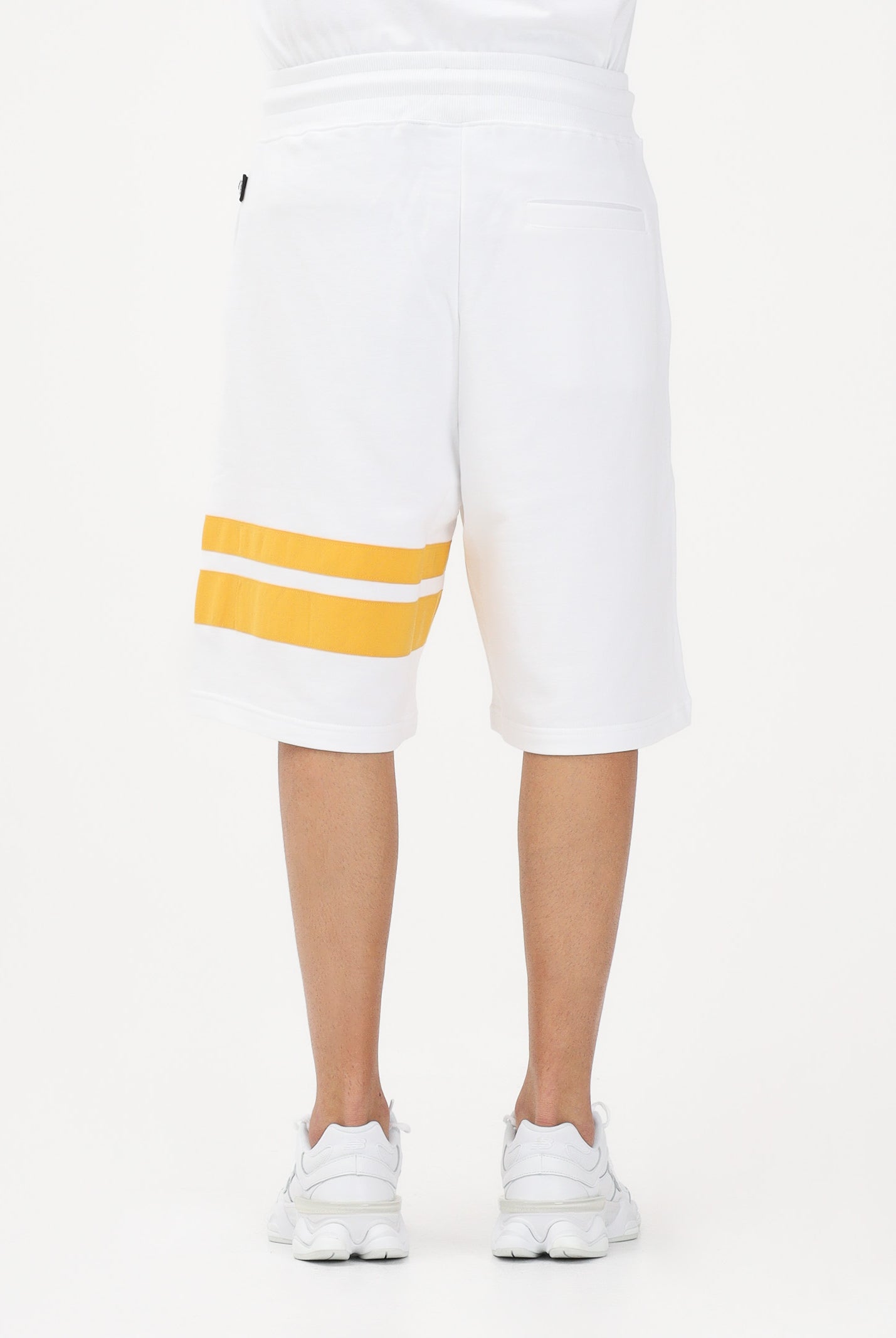 GCDS Shorts sportivo bianco per uomo e donna con dettagli a contrasto Z0MLQL229F004 100Y GCDS