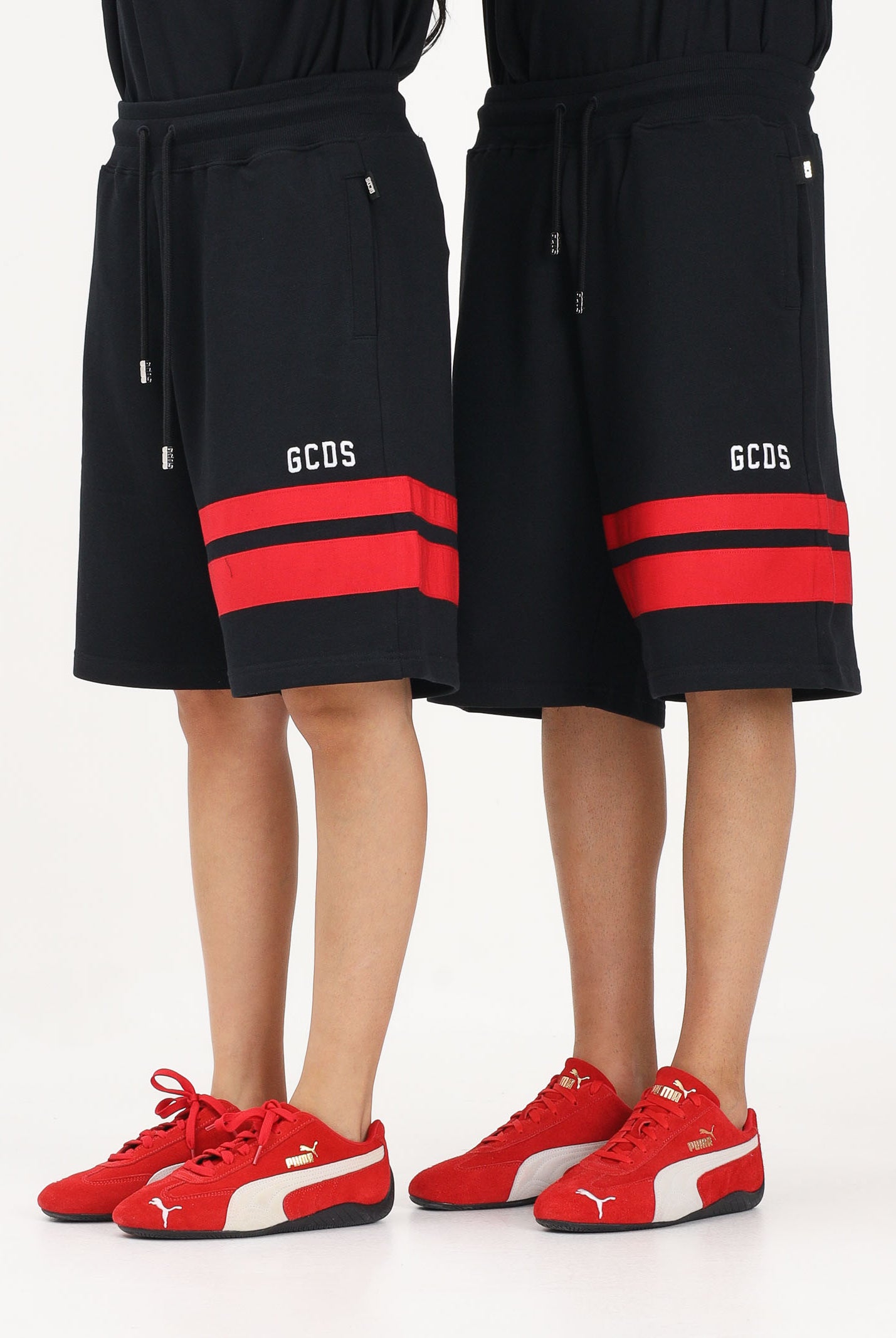 GCDS Shorts sportivo nero per uomo e donna con dettagli a contrasto Z0MLQL229F004 999R GCDS