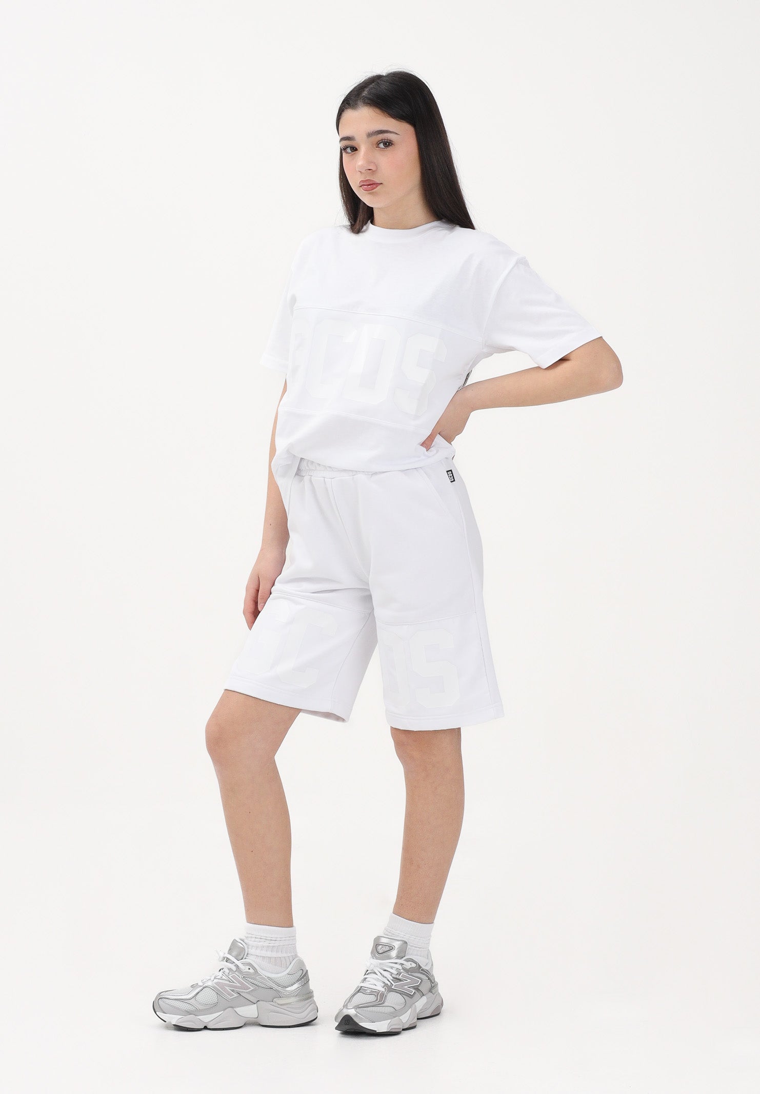 GCDS Shorts sportivo bianco per uomo e donna con logo Z0MLQL230F004 100A GCDS