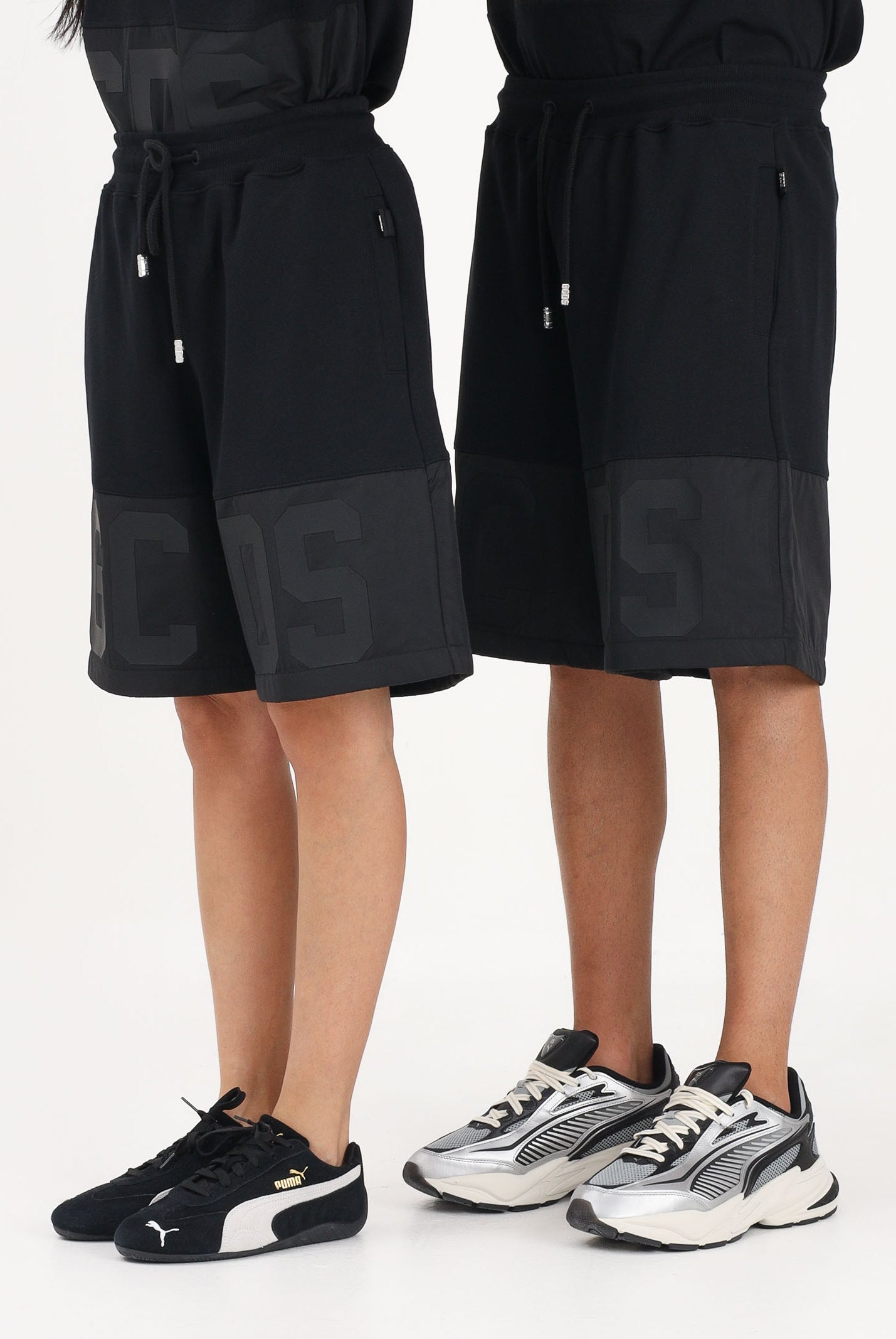 GCDS Shorts sportivo nero per uomo e donna con logo Z0MLQL230F004 999B GCDS