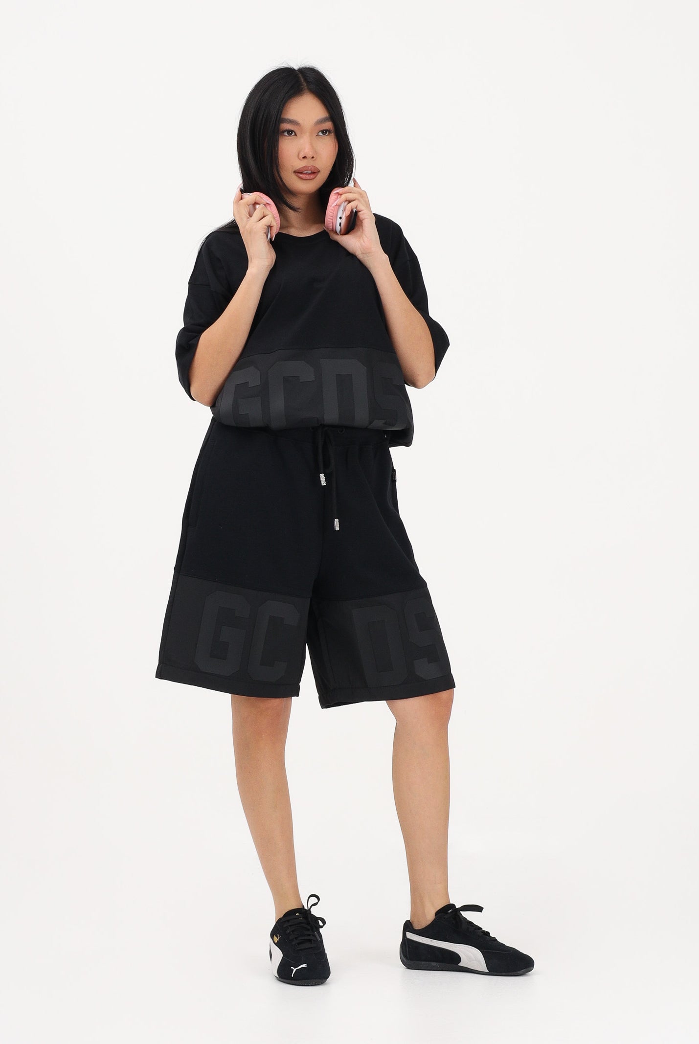 GCDS Shorts sportivo nero per uomo e donna con logo Z0MLQL230F004 999B GCDS