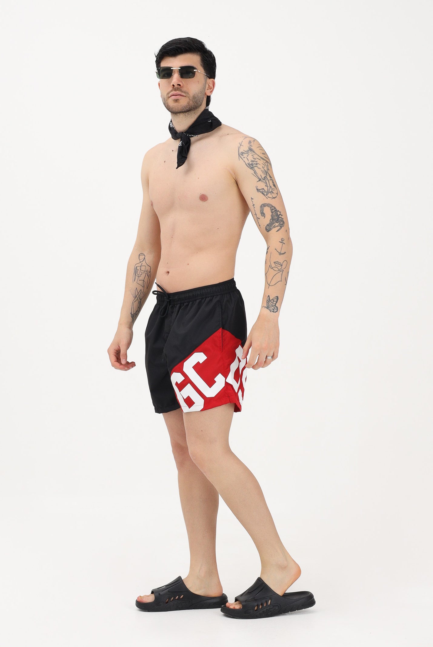 GCDS Shorts mare nero e rosso da uomo con stampa logo Z0MLQS254T016 999R GCDS