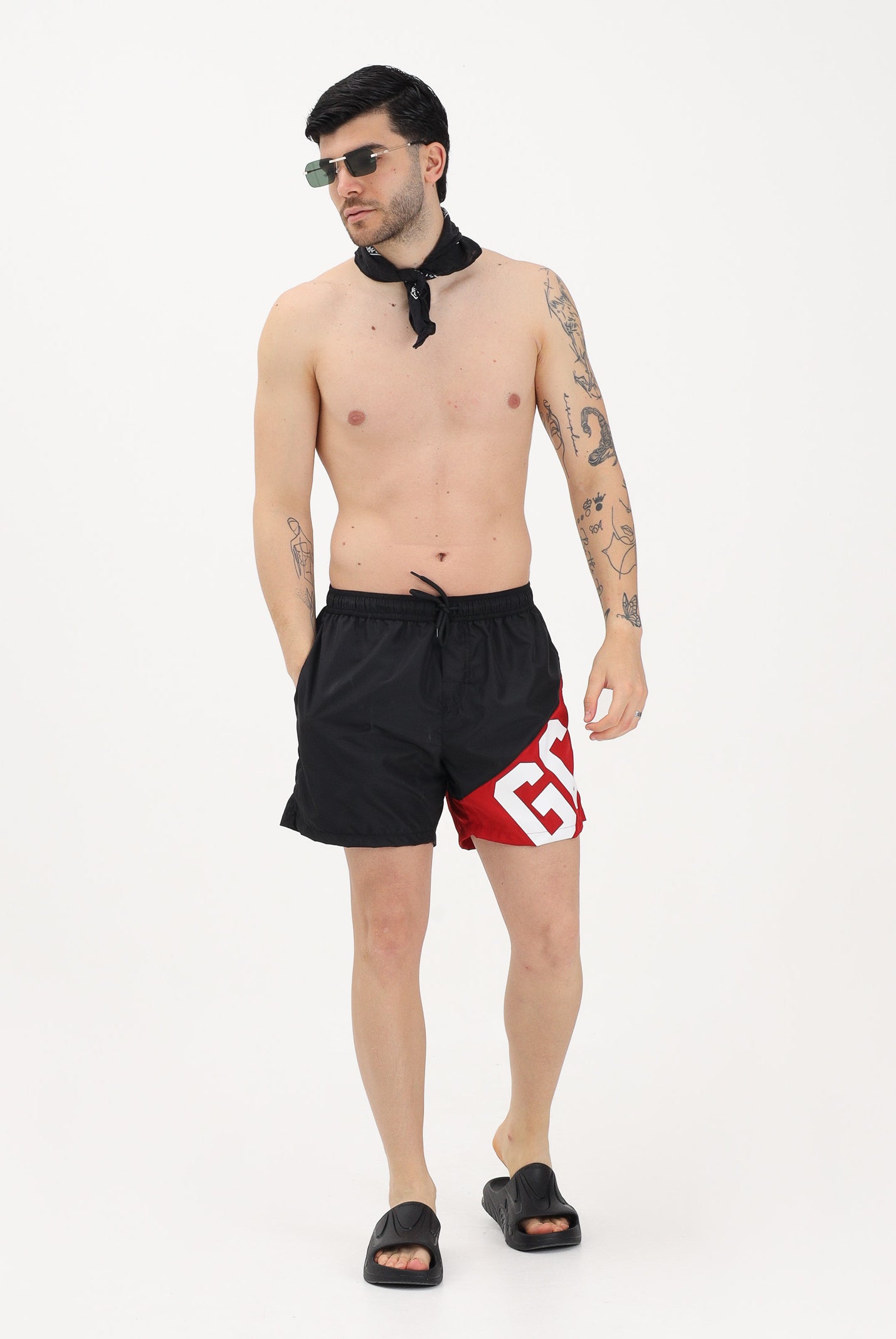 GCDS Shorts mare nero e rosso da uomo con stampa logo Z0MLQS254T016 999R GCDS