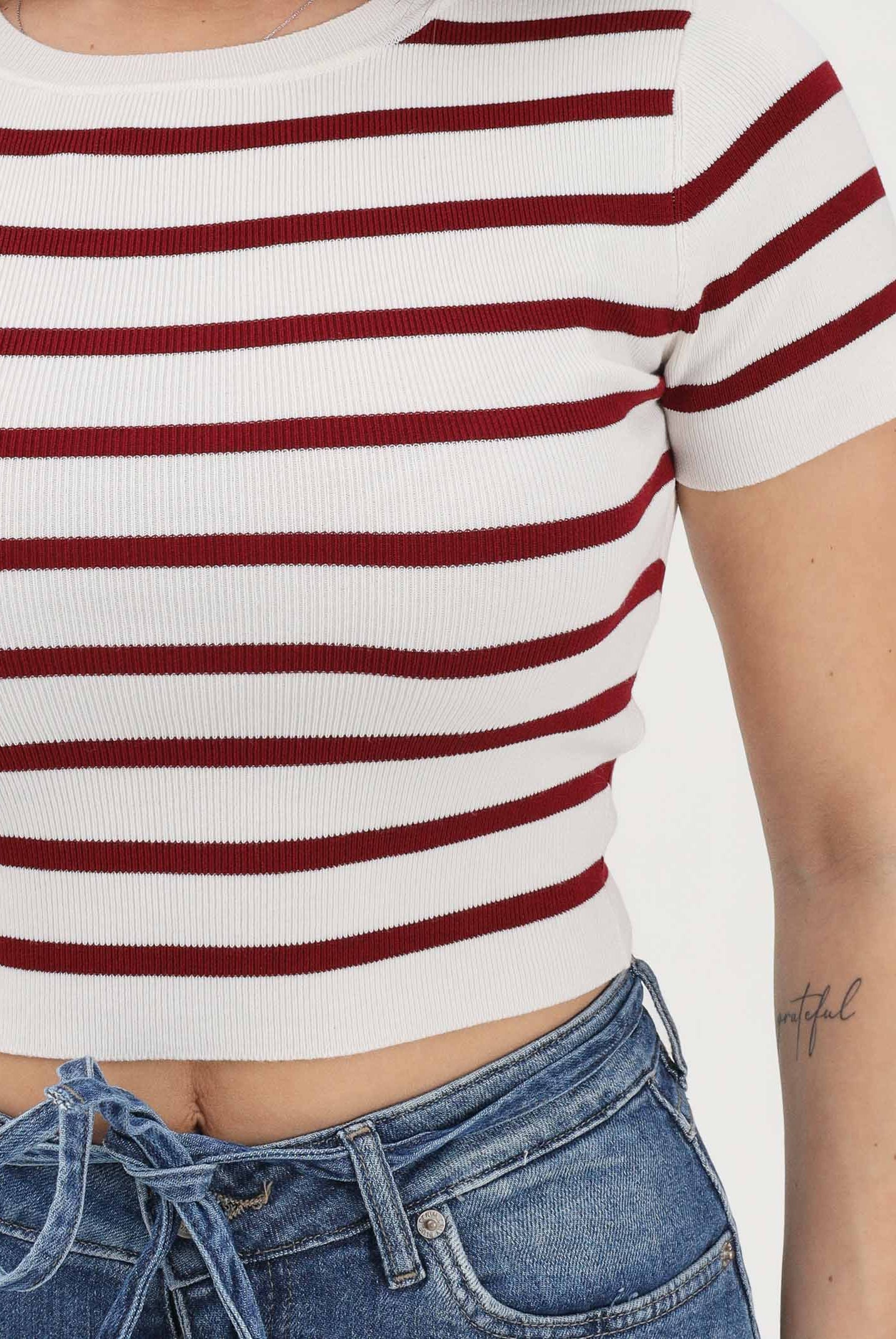JDY Top a manica corta da donna con motivo a righe panna e bordeaux 15294790 CLDARU JDY