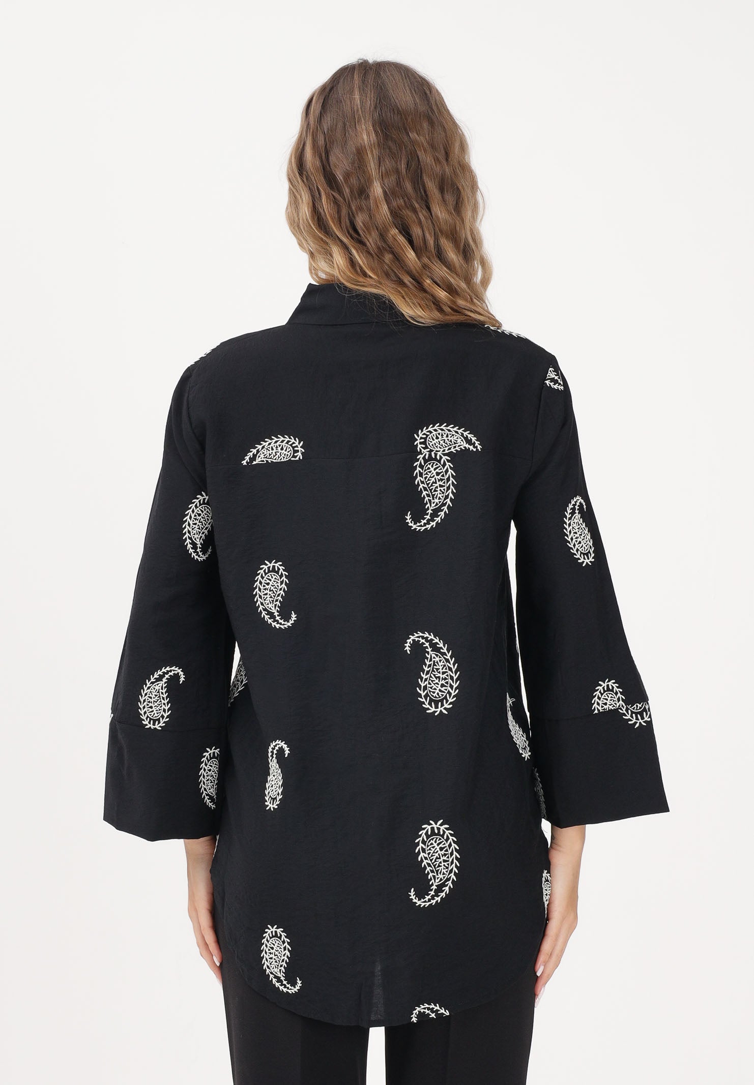 JDY Camicia nera da donna con fantasia paisley 15367956 BLEC JDY