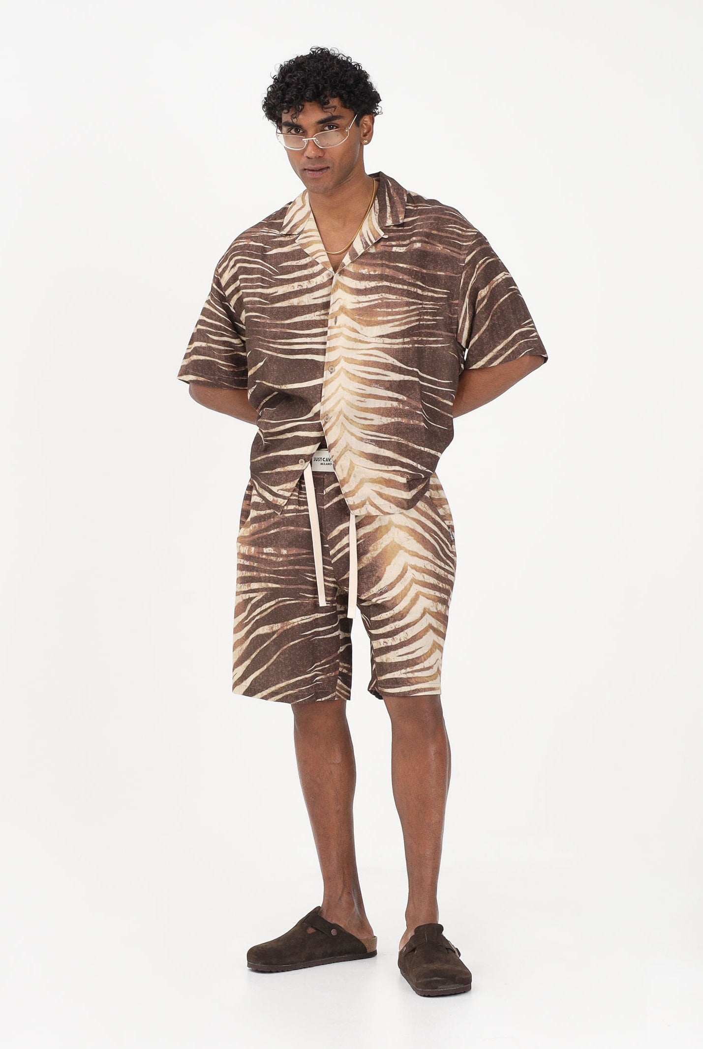 JUST CAVALLI Shorts beige da uomo con stampa animalier effetto tigre 80OADF02CNF06 R83 JUST CAVALLI