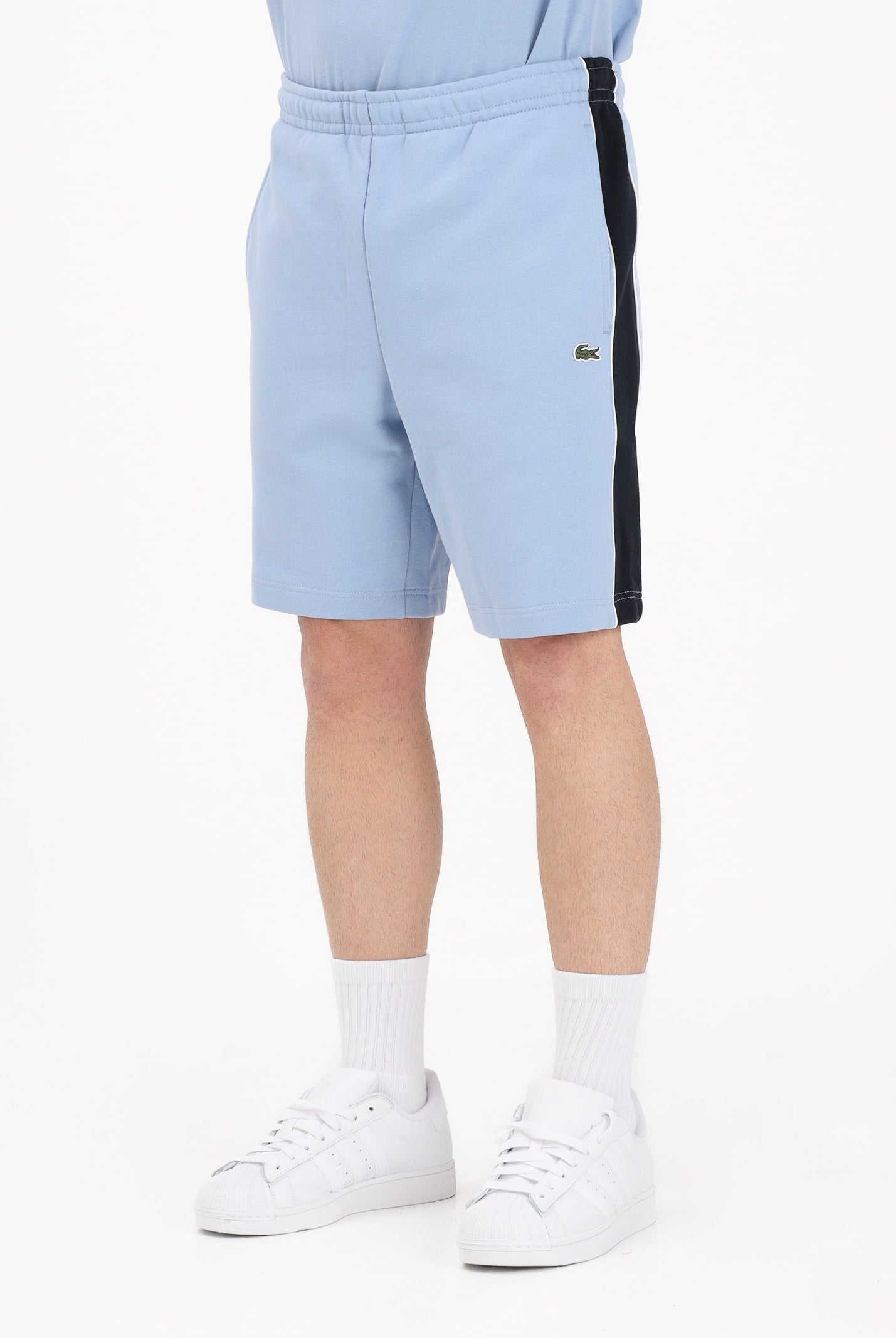 LACOSTE Shorts sportivo celeste da uomo con motivo color block GH0893 3PT LACOSTE