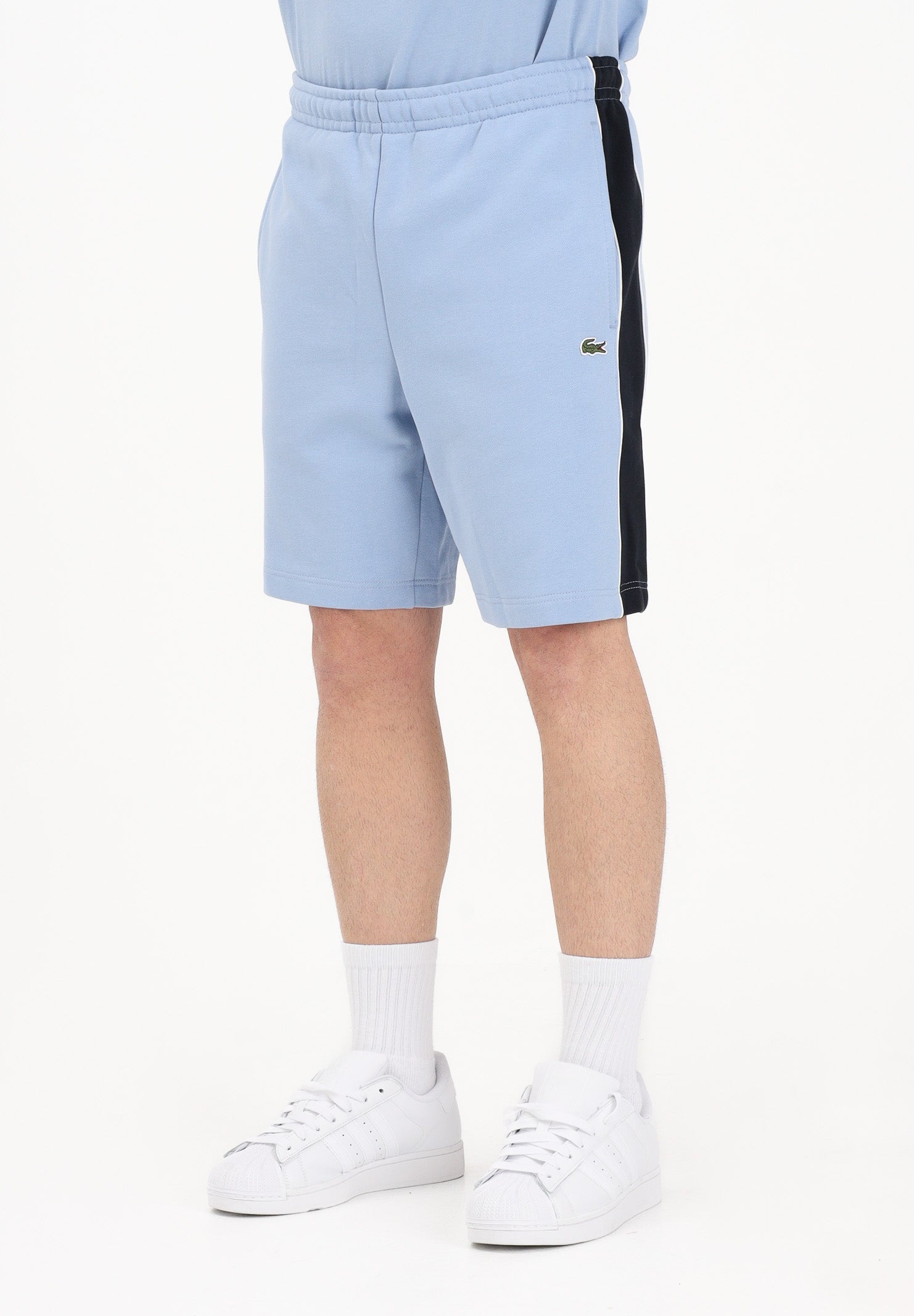 LACOSTE Shorts sportivo celeste da uomo con motivo color block GH0893 3PT LACOSTE
