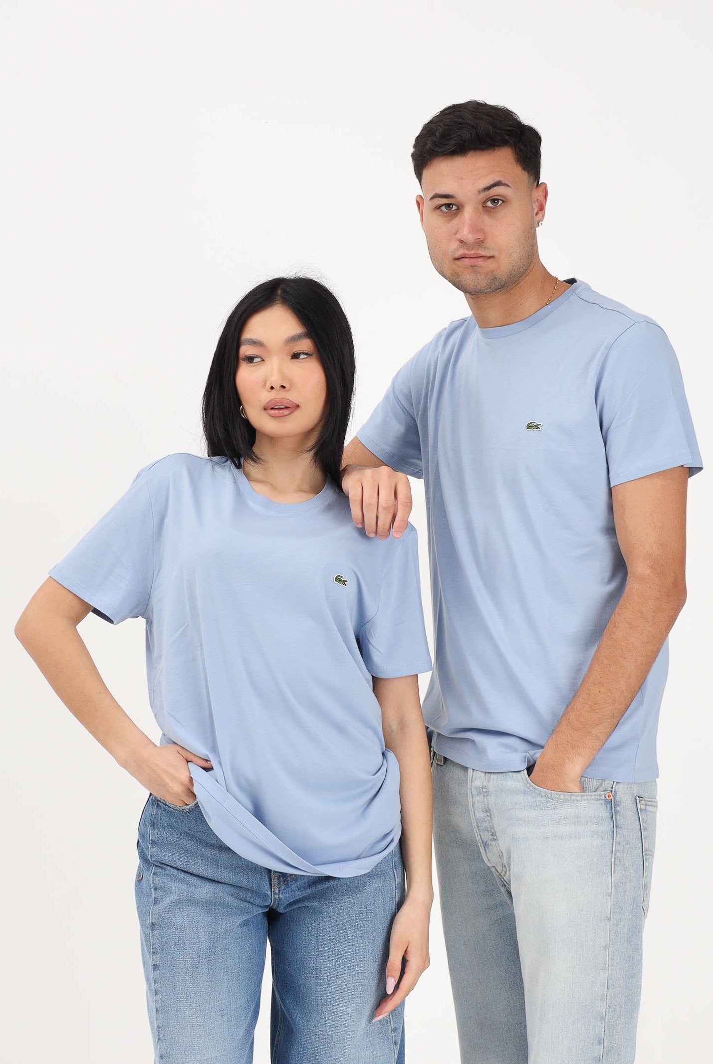LACOSTE T-shirt a manica corta celeste per uomo e donna con patch logo TH6709 AEY LACOSTE