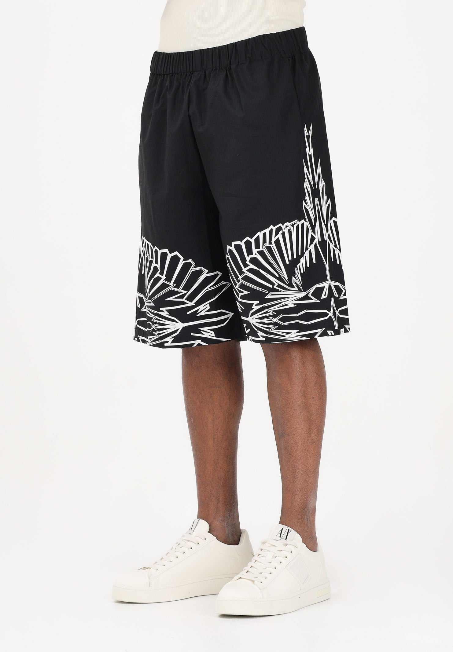 MARCELO BURLON COUNTY OF MILAN Shorts casual nero da uomo con stampa grafica S6CMMABE012 110 MARCELO BURLON COUNTY OF MILAN