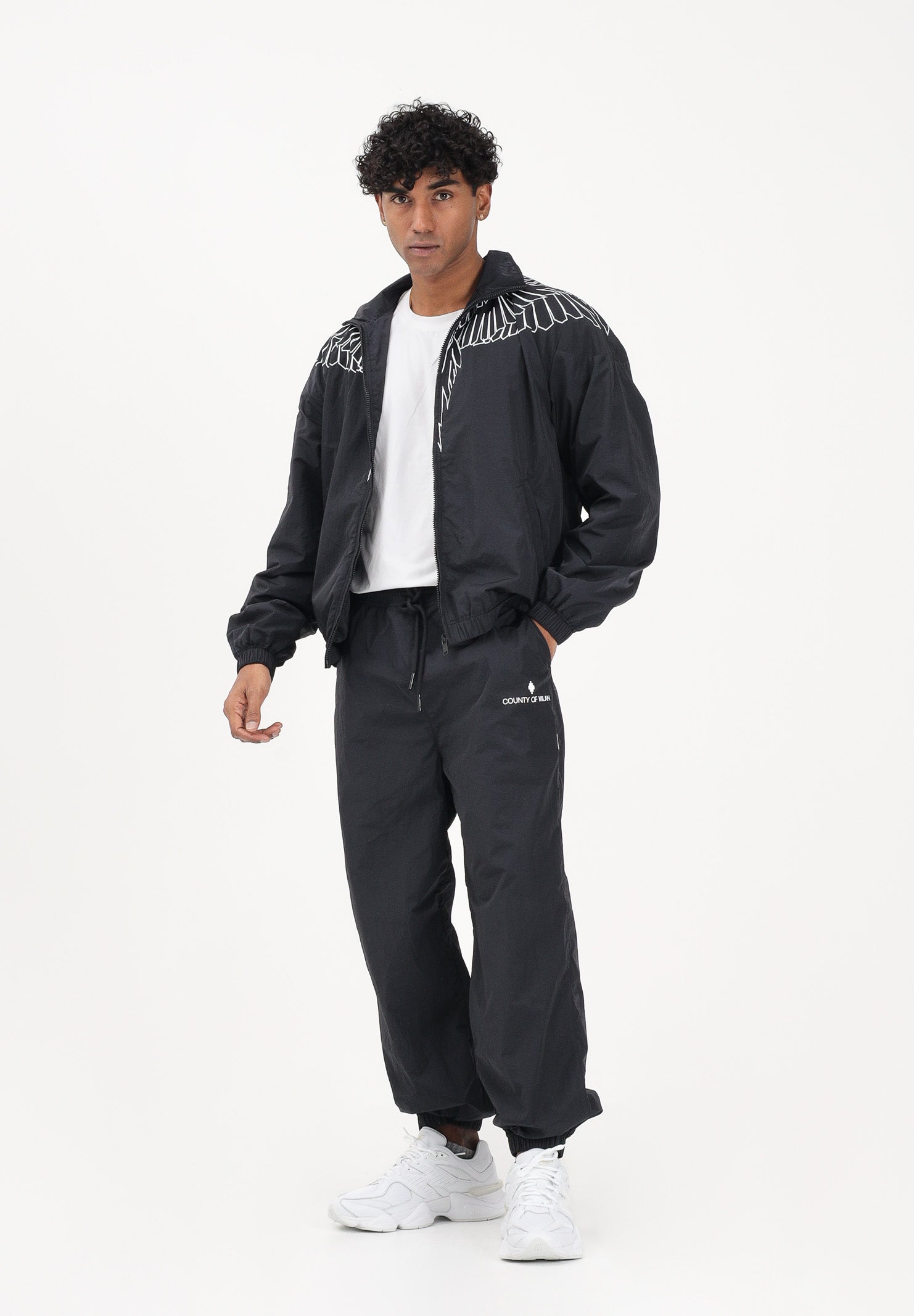 MARCELO BURLON COUNTY OF MILAN Pantalone sportivo nero da uomo con logo S6CMMAPA076 110 MARCELO BURLON COUNTY OF MILAN