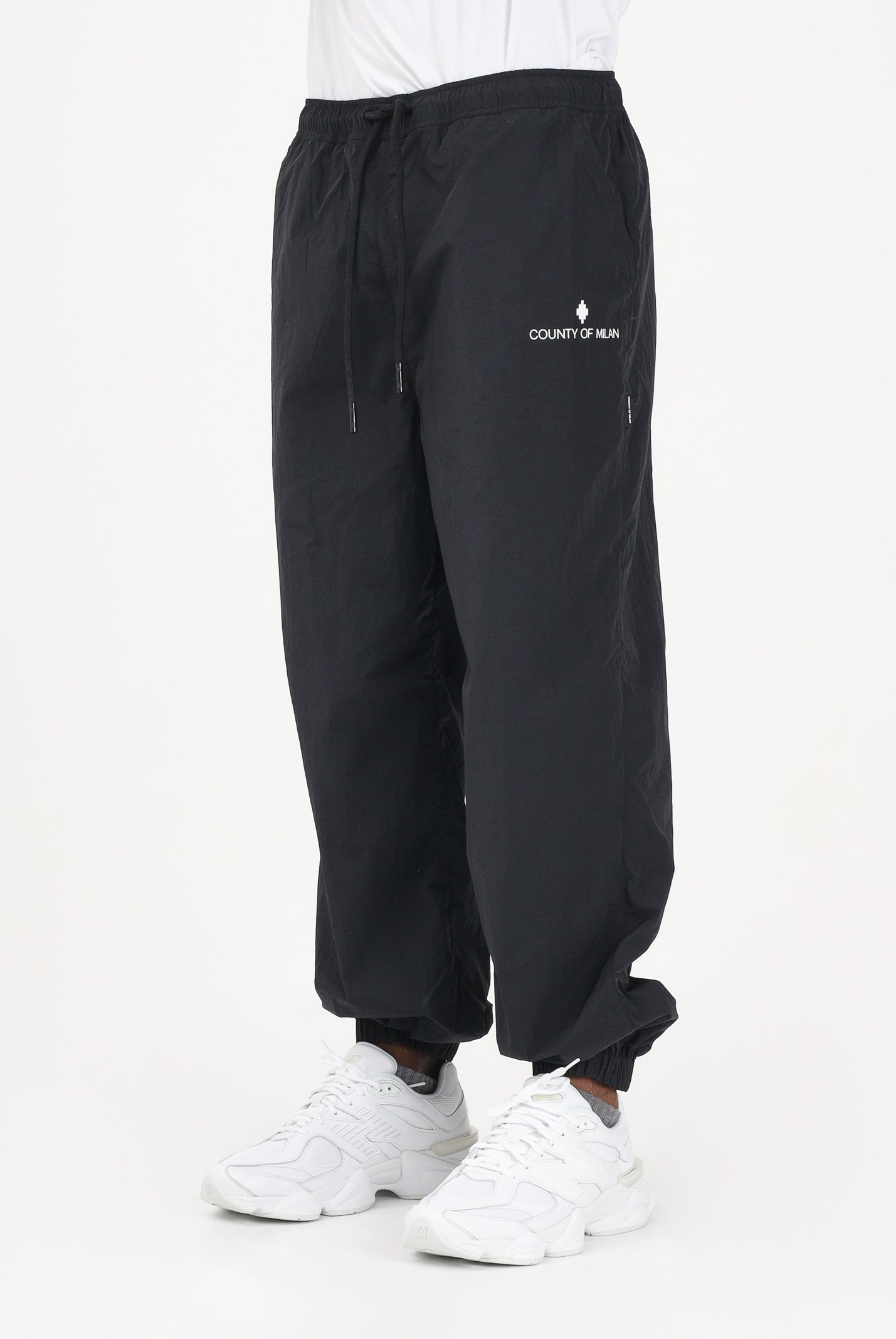 MARCELO BURLON COUNTY OF MILAN Pantalone sportivo nero da uomo con logo S6CMMAPA076 110 MARCELO BURLON COUNTY OF MILAN