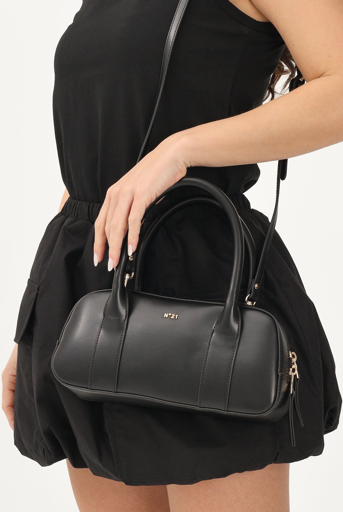 N21 Borsa a spalla nera da donna con forma strutturata N210D1N0246 0N900 N21