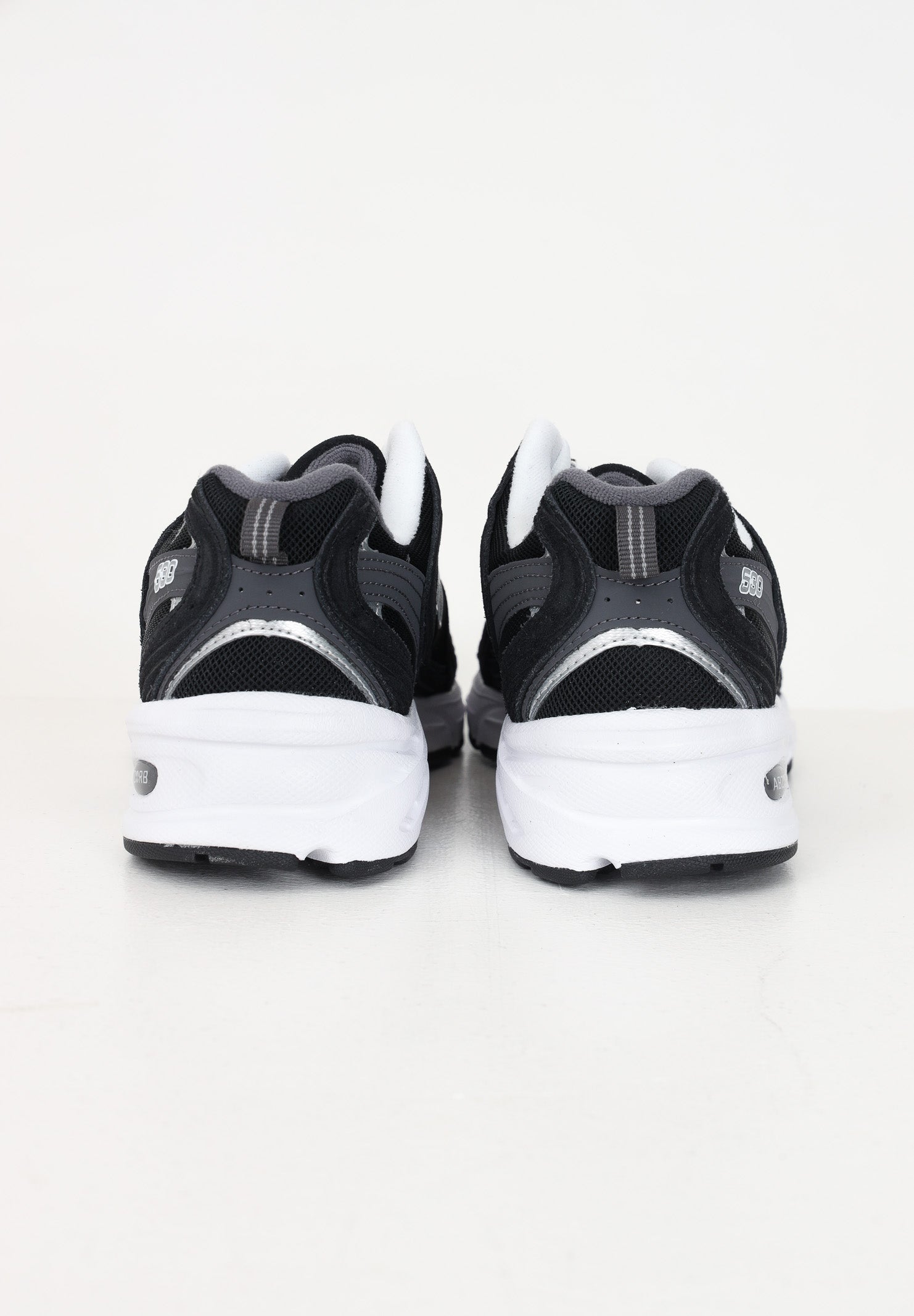 NEW BALANCE Sneakers 530 nere da uomo MR530CC . NEW BALANCE
