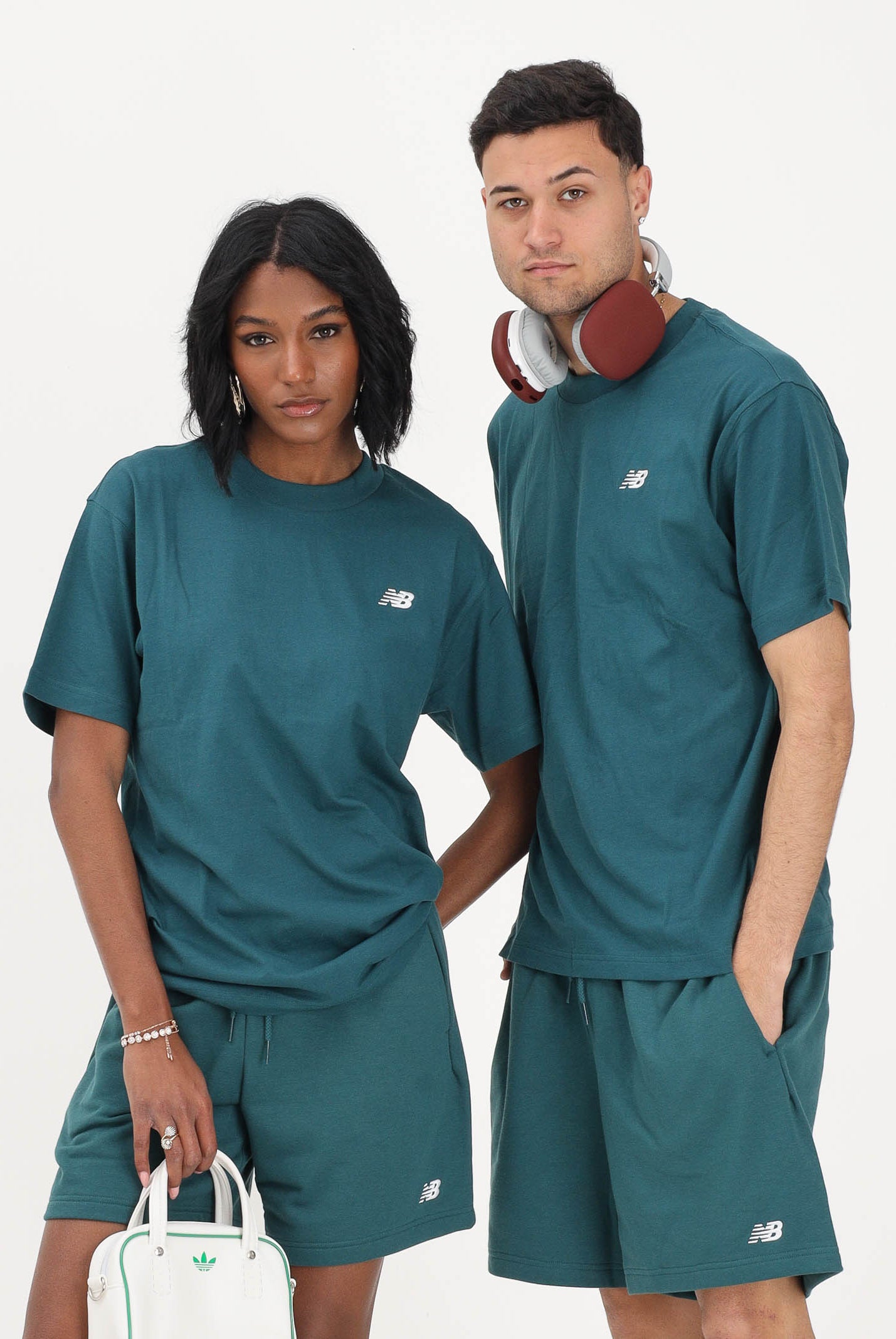 NEW BALANCE T-shirt a manica corta Sport Essentials petrolio per uomo e donna MT41509AAV . NEW BALANCE