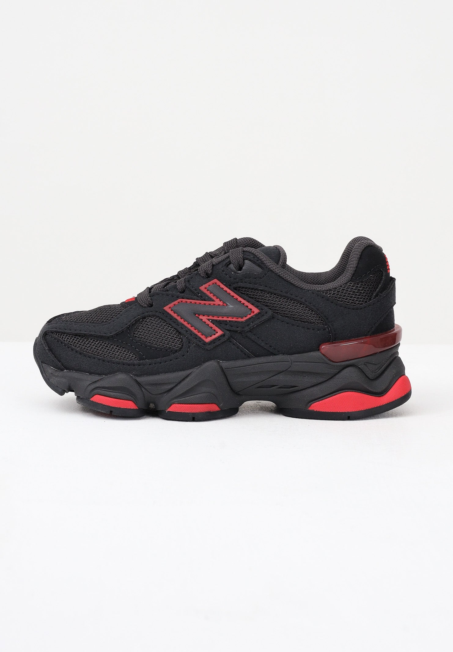 NEW BALANCE Sneakers 9060 Lace nere e rosse per bambino e bambina PC9060JR . NEW BALANCE