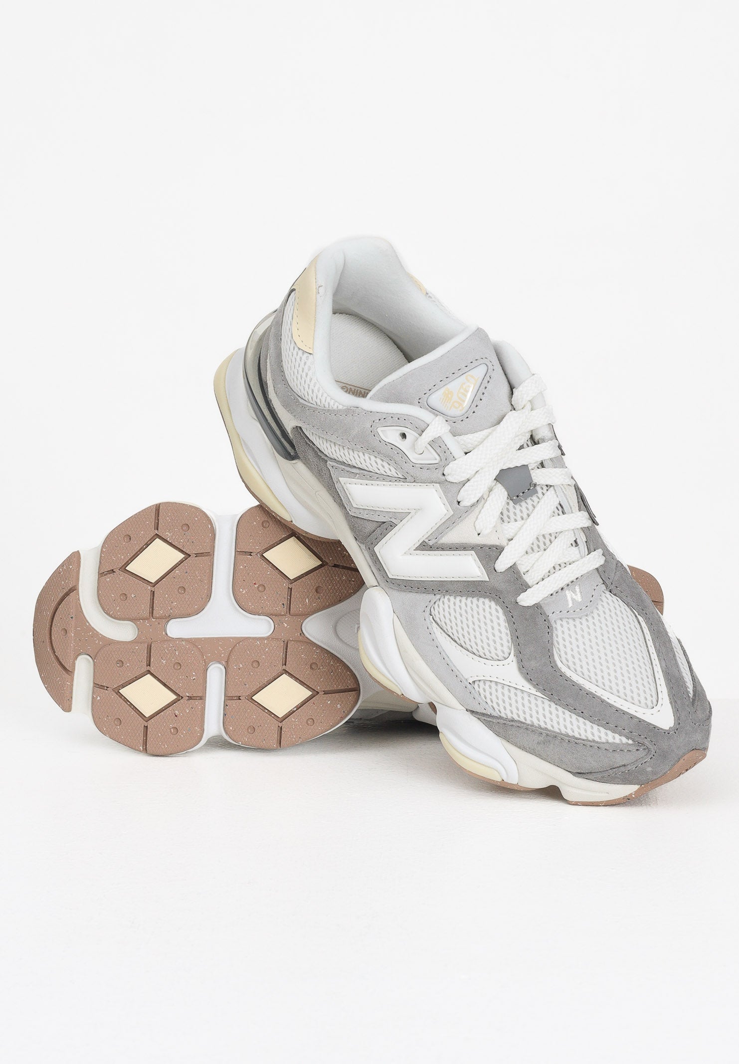 NEW BALANCE Sneakers 9060 grigie da uomo U9060AUB . NEW BALANCE