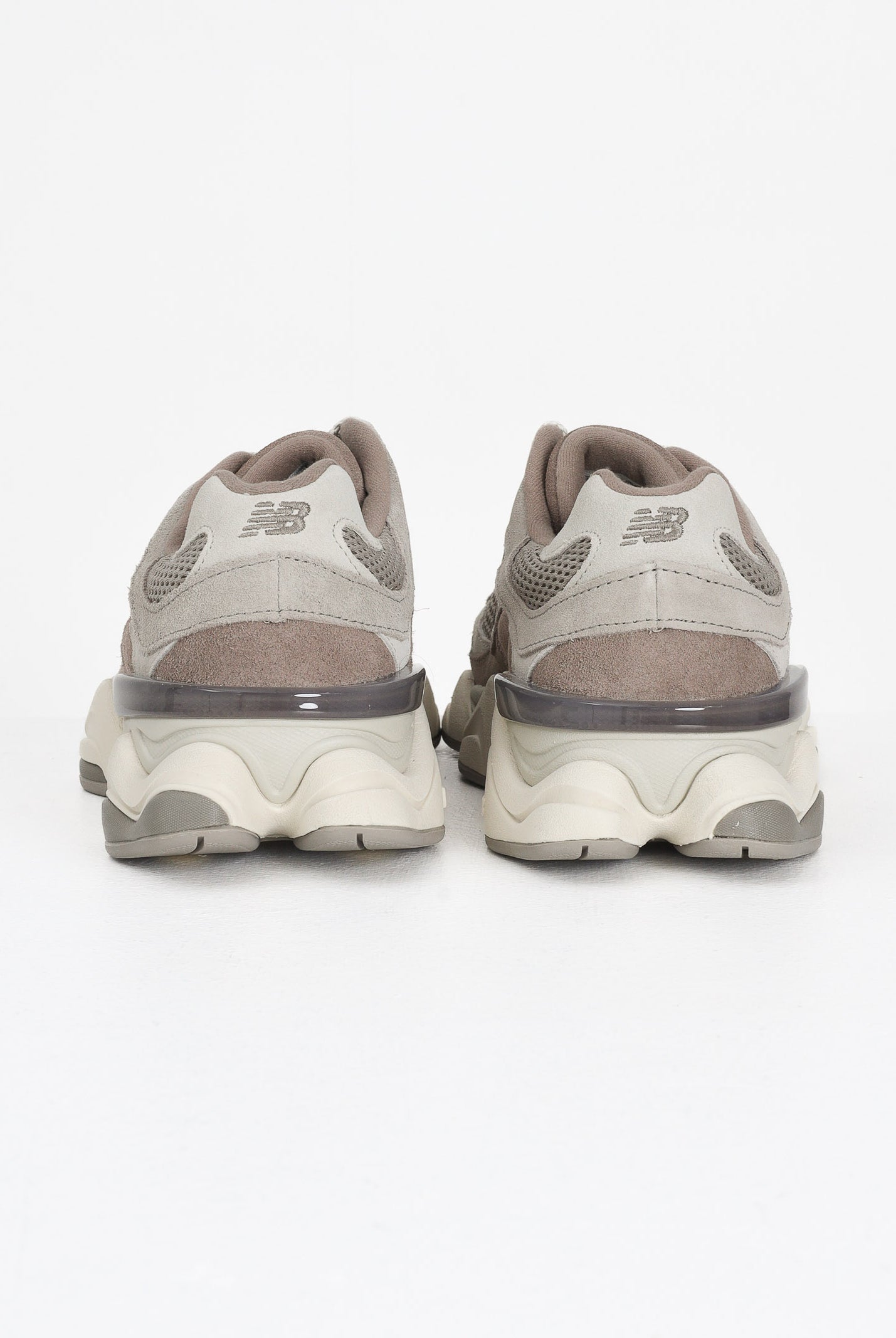 NEW BALANCE Sneakers 9060 marroni da uomo U9060ERC . NEW BALANCE