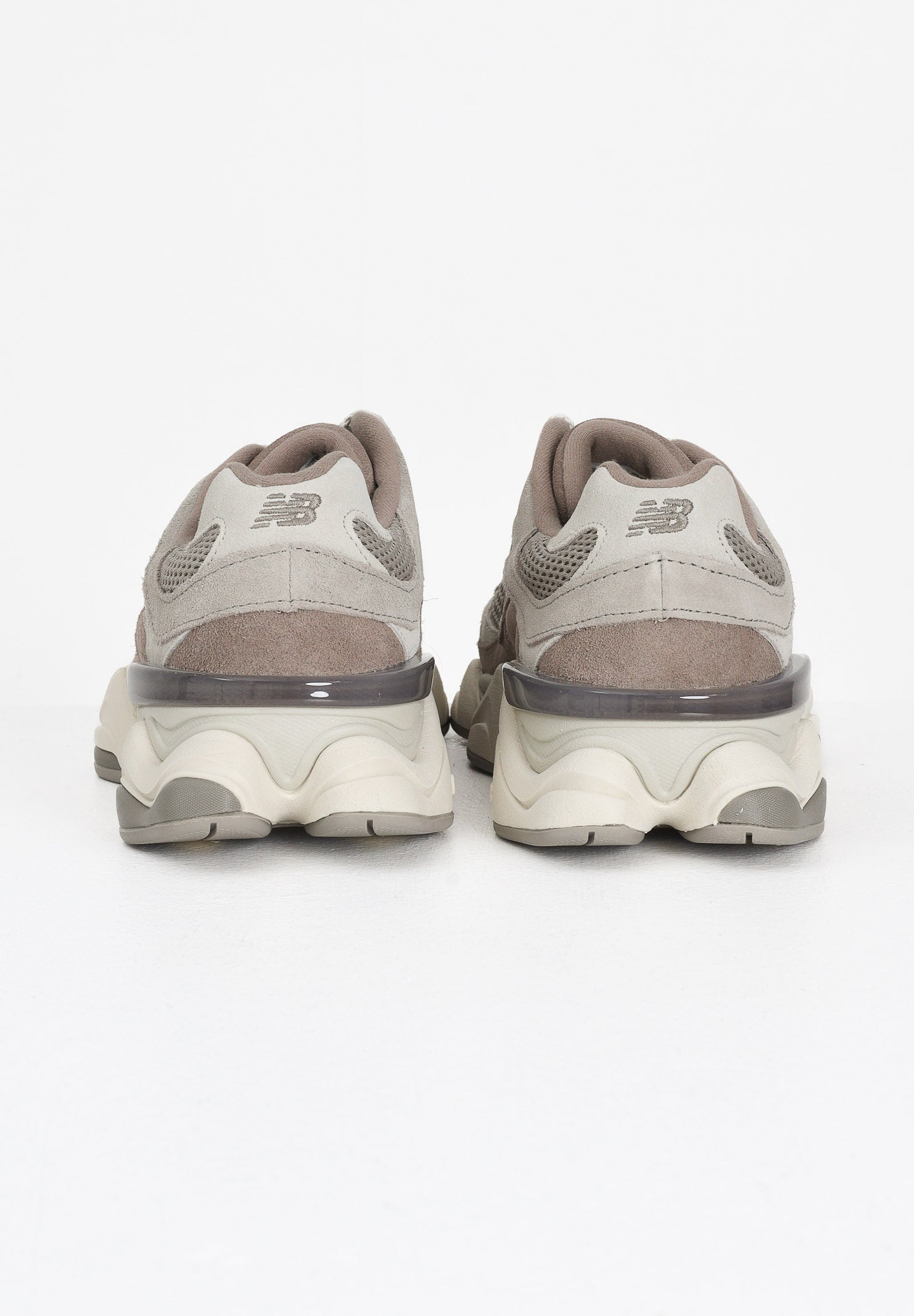 NEW BALANCE Sneakers 9060 marroni da uomo U9060ERC . NEW BALANCE