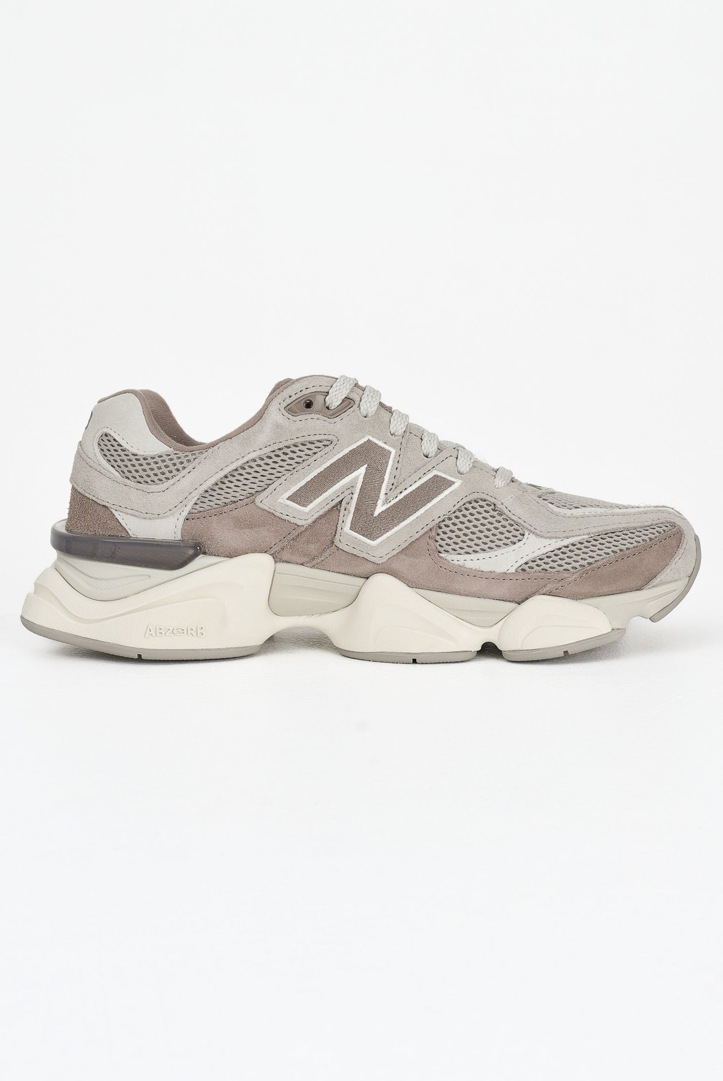 NEW BALANCE Sneakers 9060 marroni da uomo U9060ERC . NEW BALANCE
