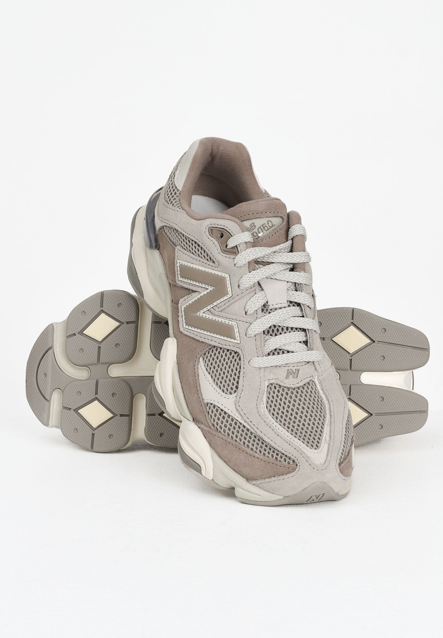 NEW BALANCE Sneakers 9060 marroni da uomo U9060ERC . NEW BALANCE