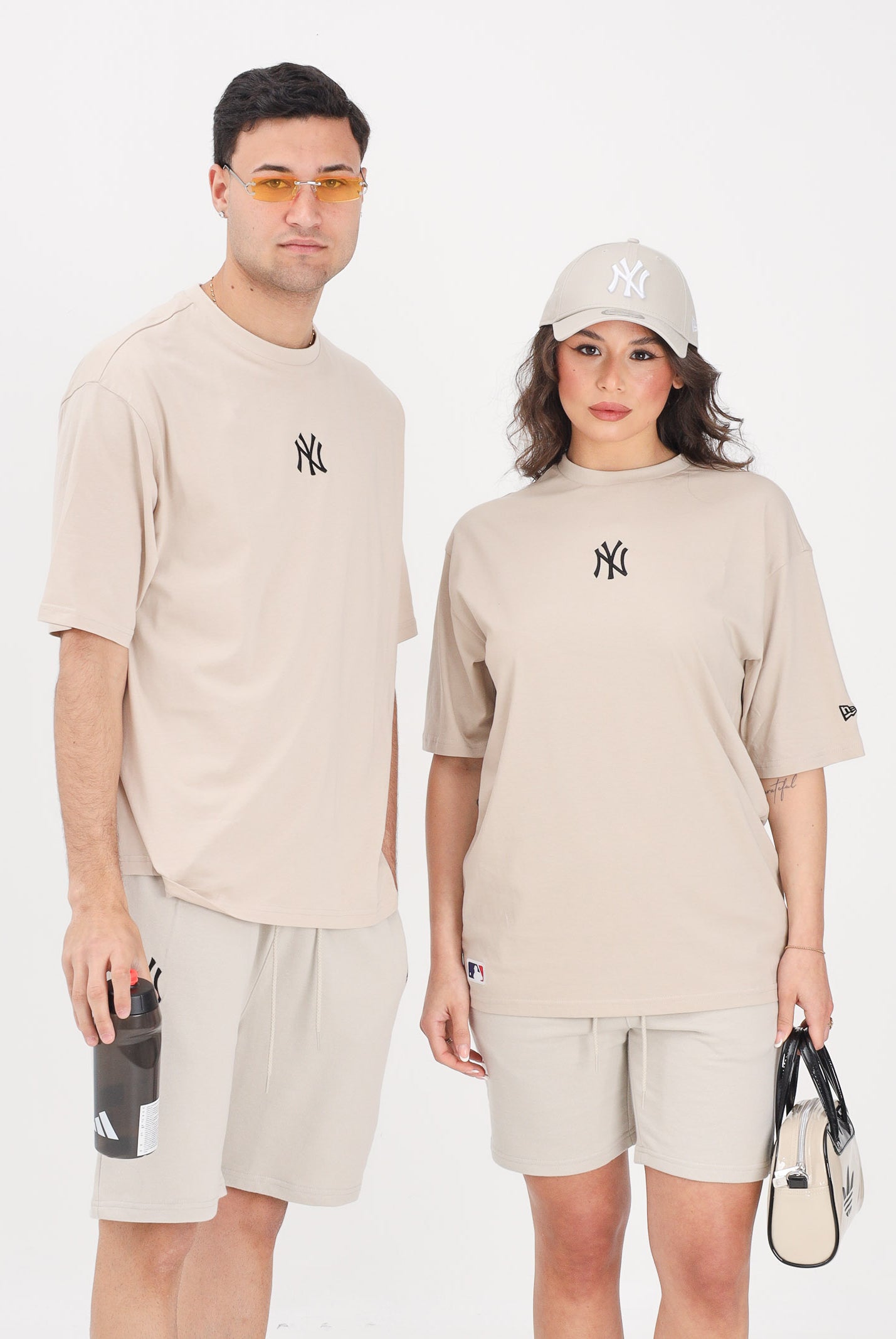 NEW ERA T-shirt a manica corta beige per uomo e donna con logo 60675747 . NEW ERA