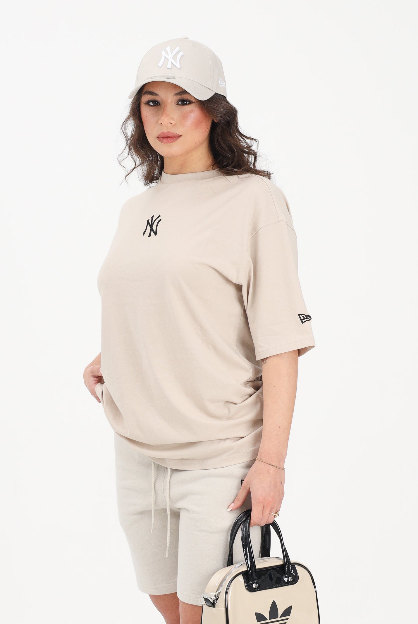 NEW ERA T-shirt a manica corta beige per uomo e donna con logo 60675747 . NEW ERA