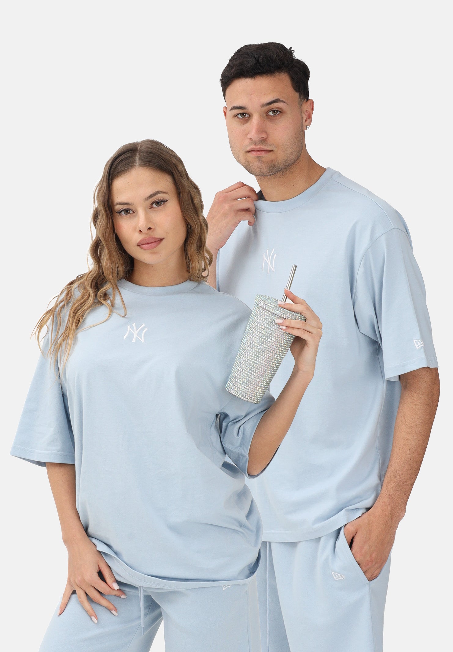 NEW ERA T-shirt a manica corta MLB League Essential Midi New York Yankees celeste per uomo e donna 60771500 . NEW ERA