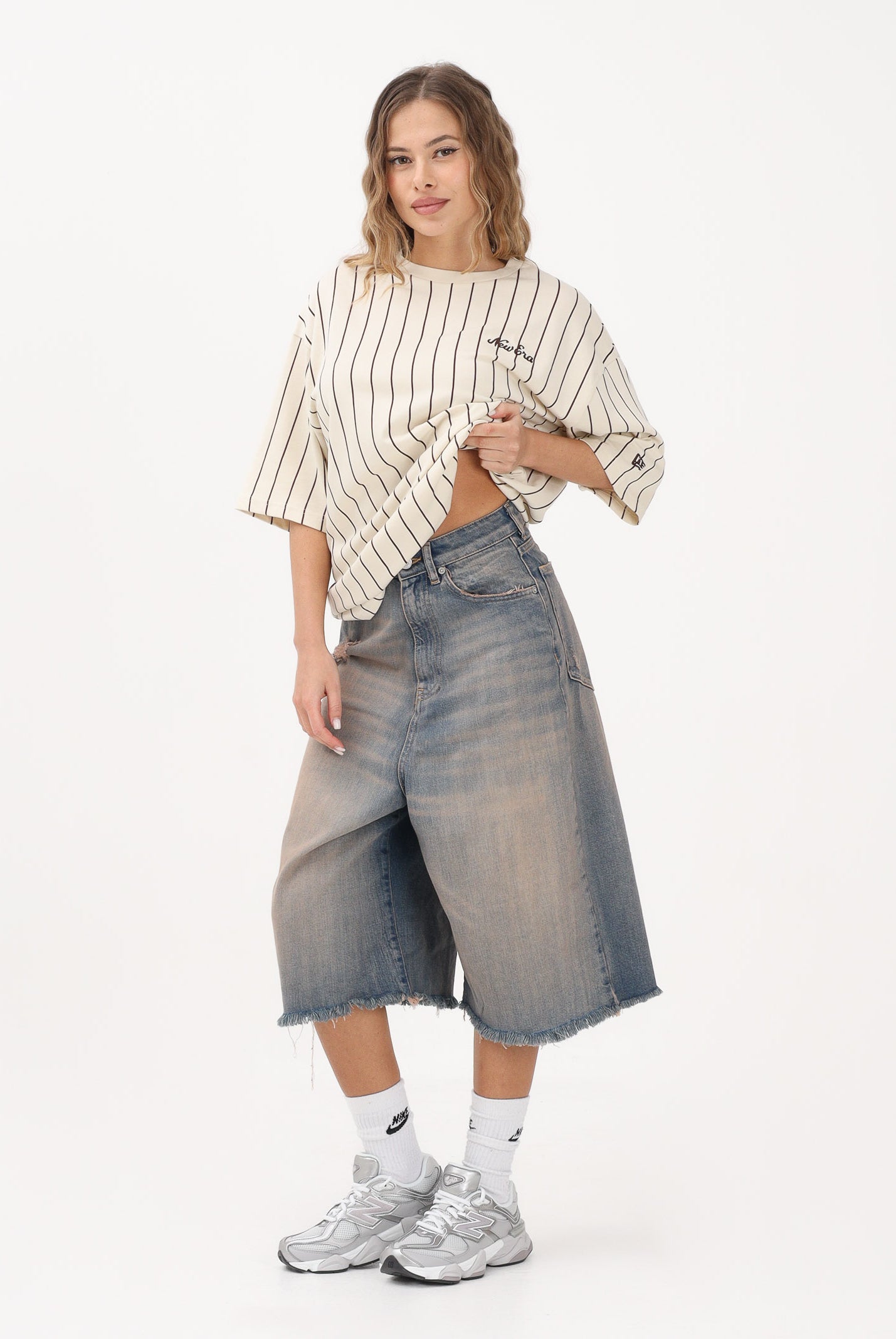 NEW ERA T-shirt a manica corta Oversized New Era Pinstripe panna per uomo e donna 60771551 . NEW ERA