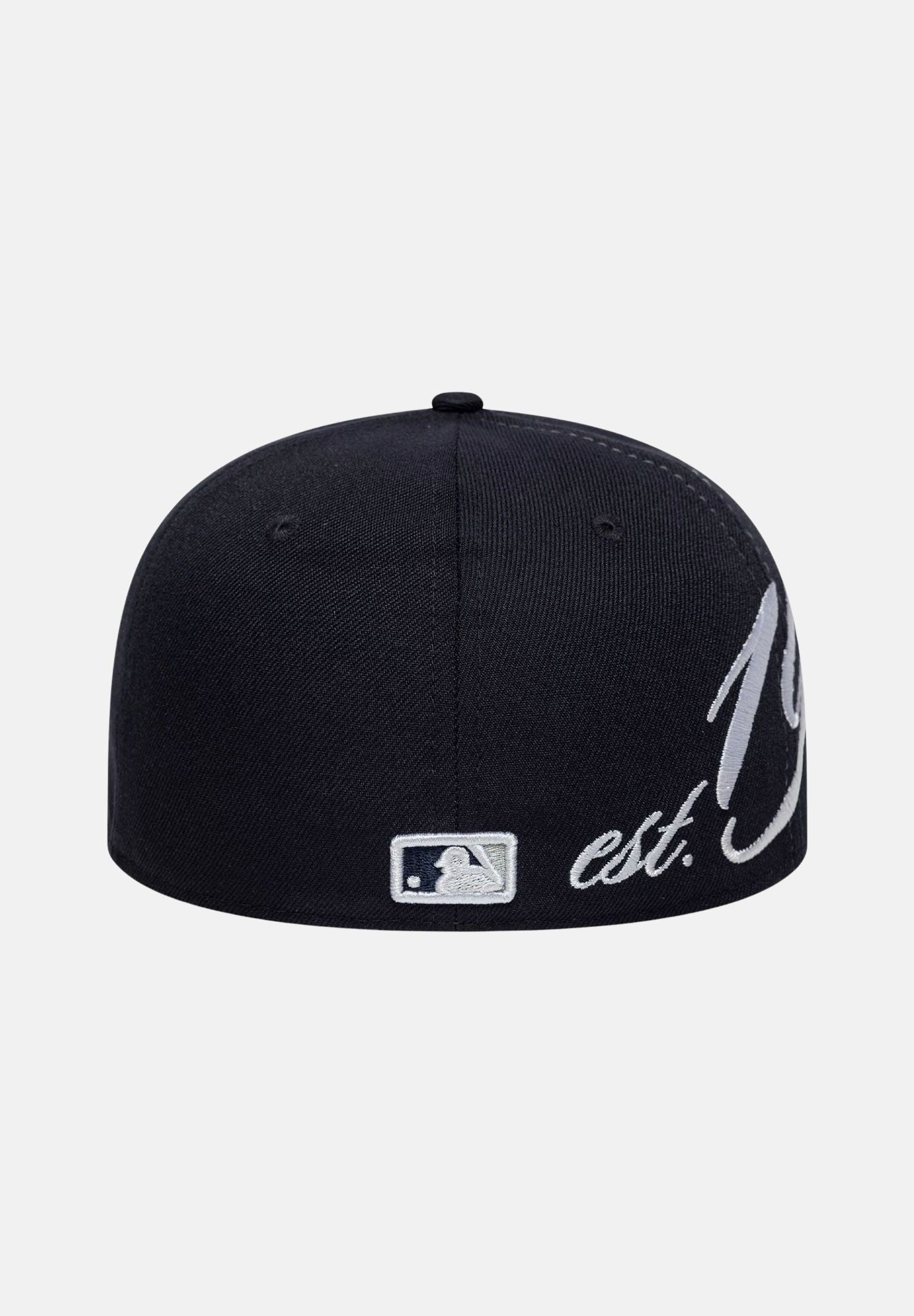NEW ERA Cappello con visiera 59FIFTY Fitted Low Profile New York Yankees MLB Est Script blu da uomo 60771833 . NEW ERA
