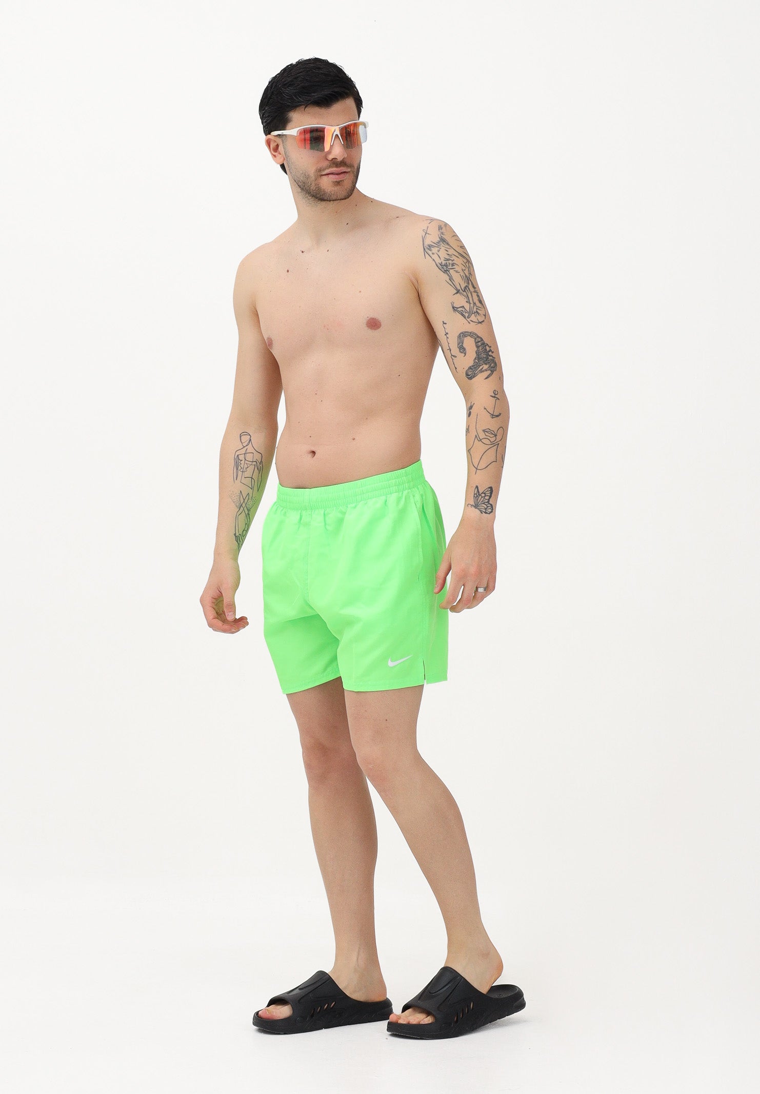 NIKE Shorts mare verde fluo da uomo con logo NESSF560 311 NIKE
