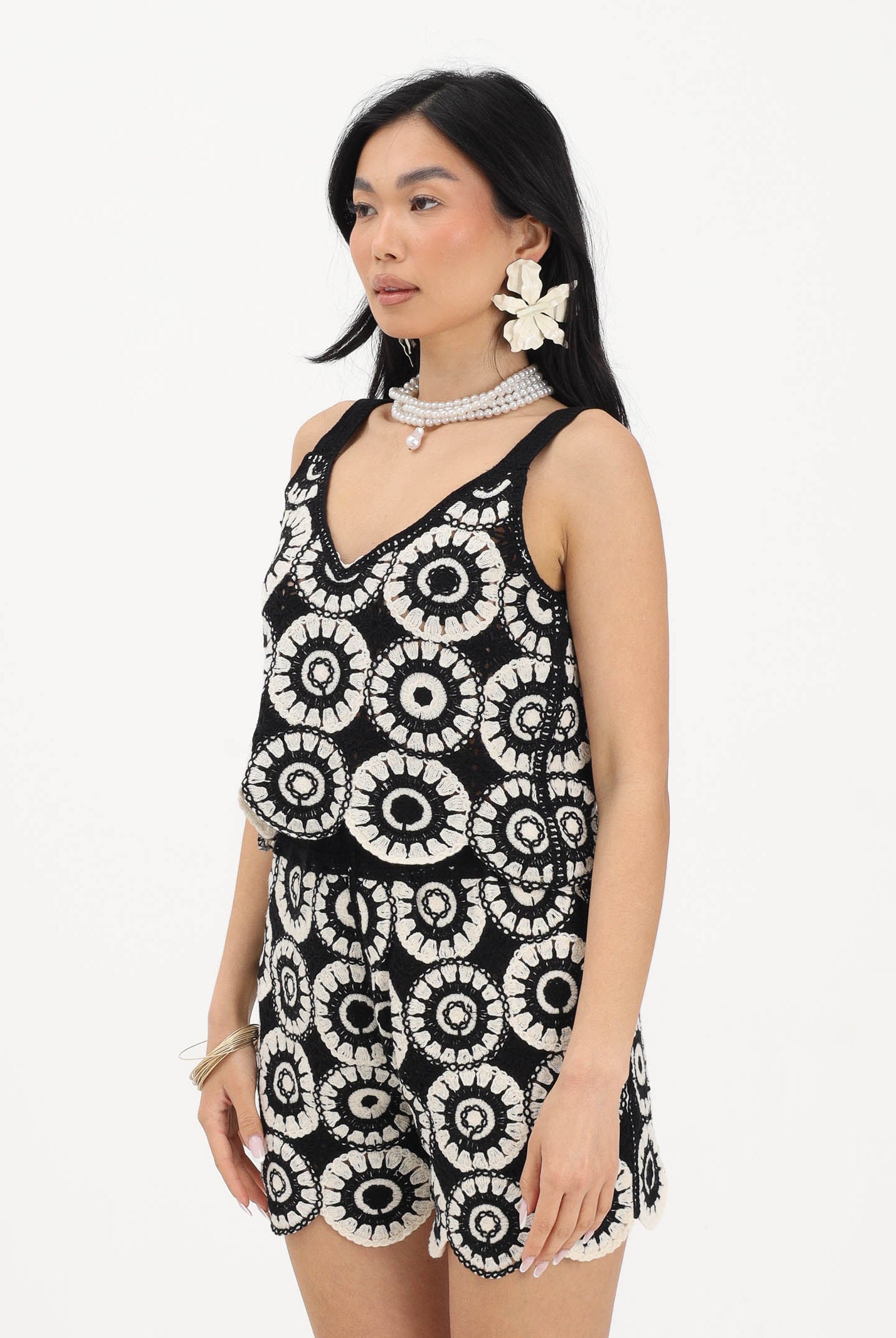 ONLY Top nero e panna da donna in tessuto lavorato tipo crochet 15289731 BLBI ONLY