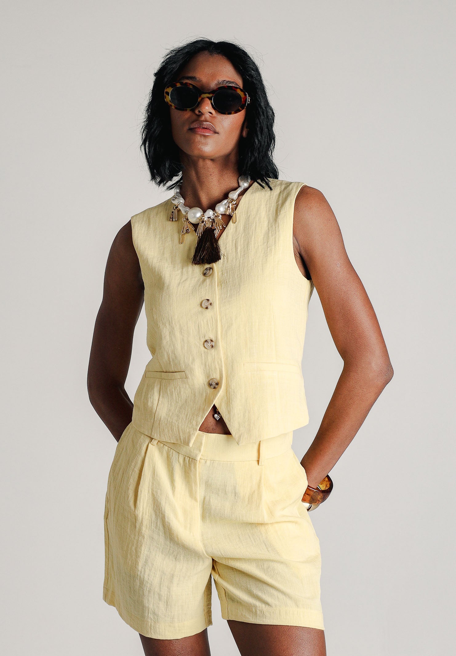 ONLY Shorts giallo da donna 15370279 SU ONLY