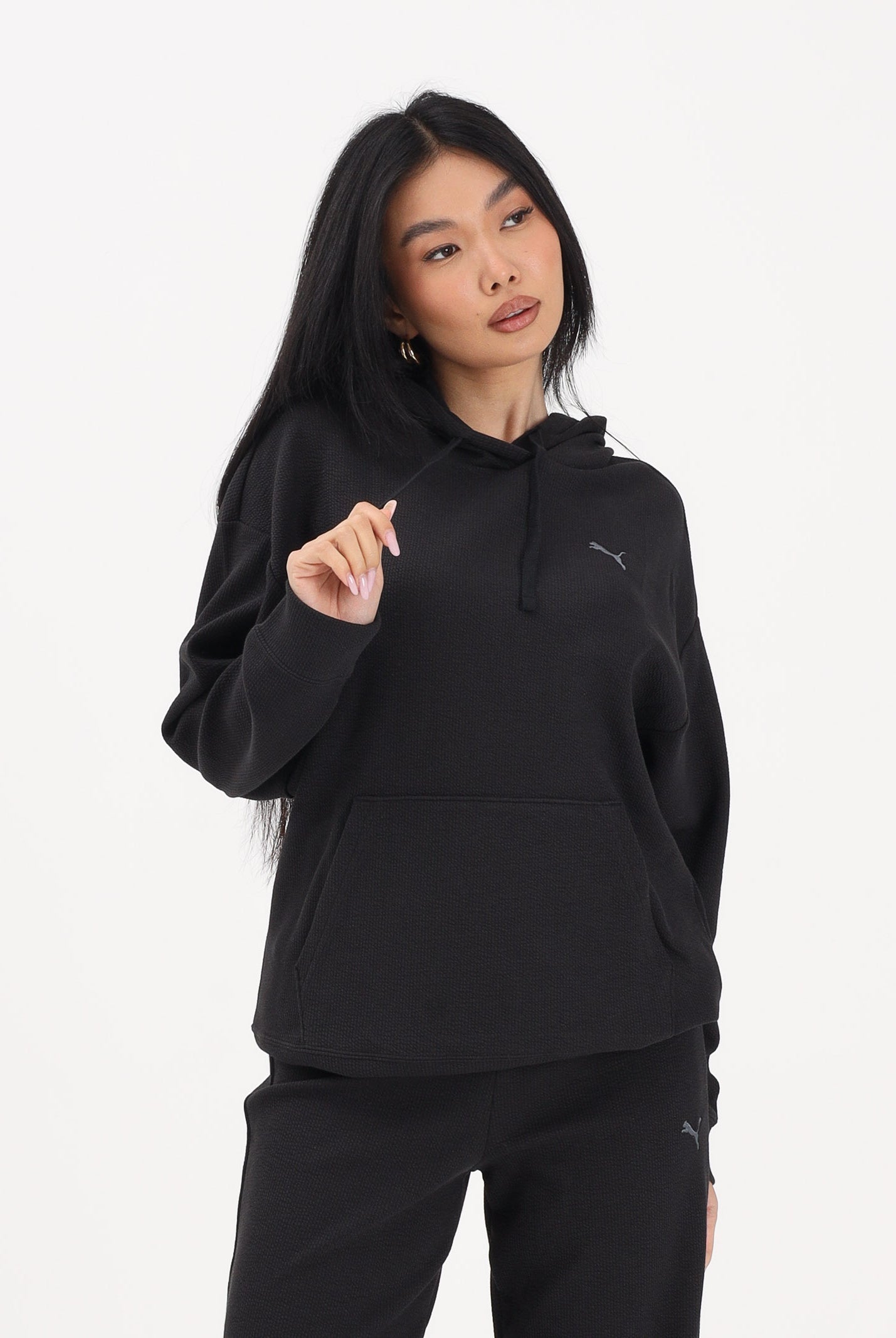 PUMA Felpa con cappuccio Essentials Elevated nera da donna 691814 01 PUMA