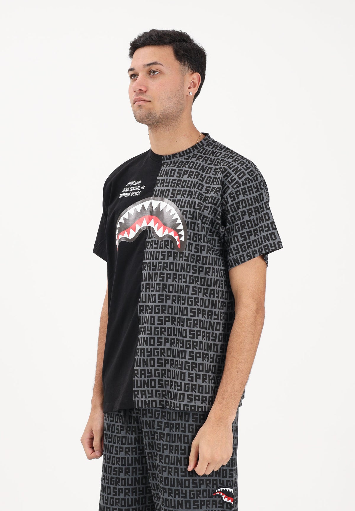 SPRAYGROUND T-shirt a manica corta grigia e nera da uomo SP851 . SPRAYGROUND