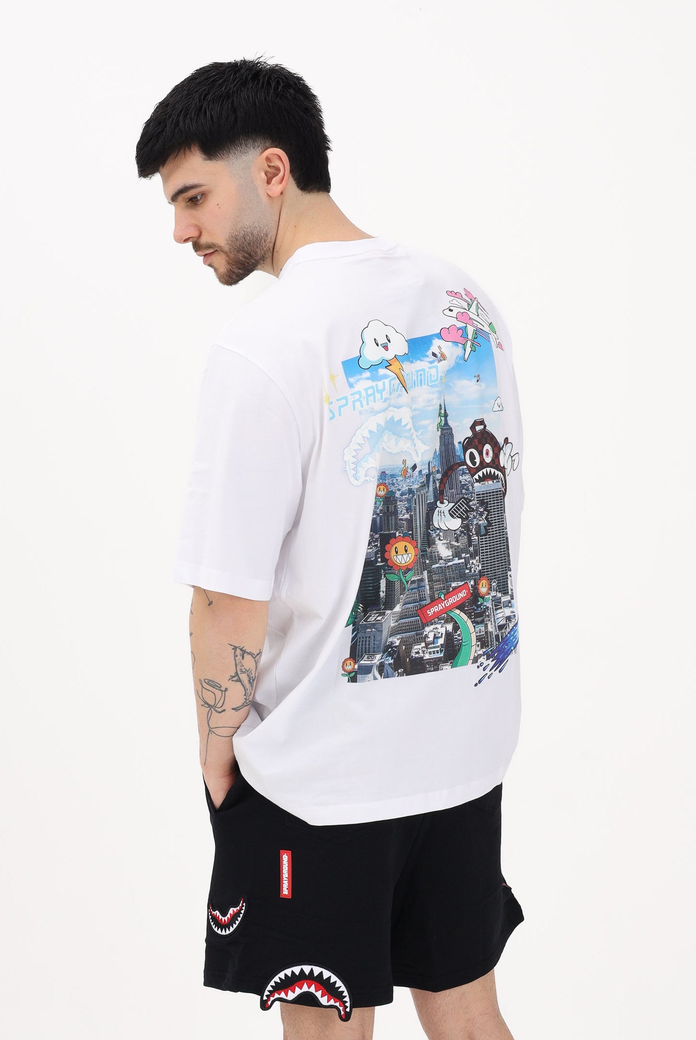 SPRAYGROUND T-shirt a manica corta bianca da uomo con stampa grafica sul retro SP875WHT . SPRAYGROUND