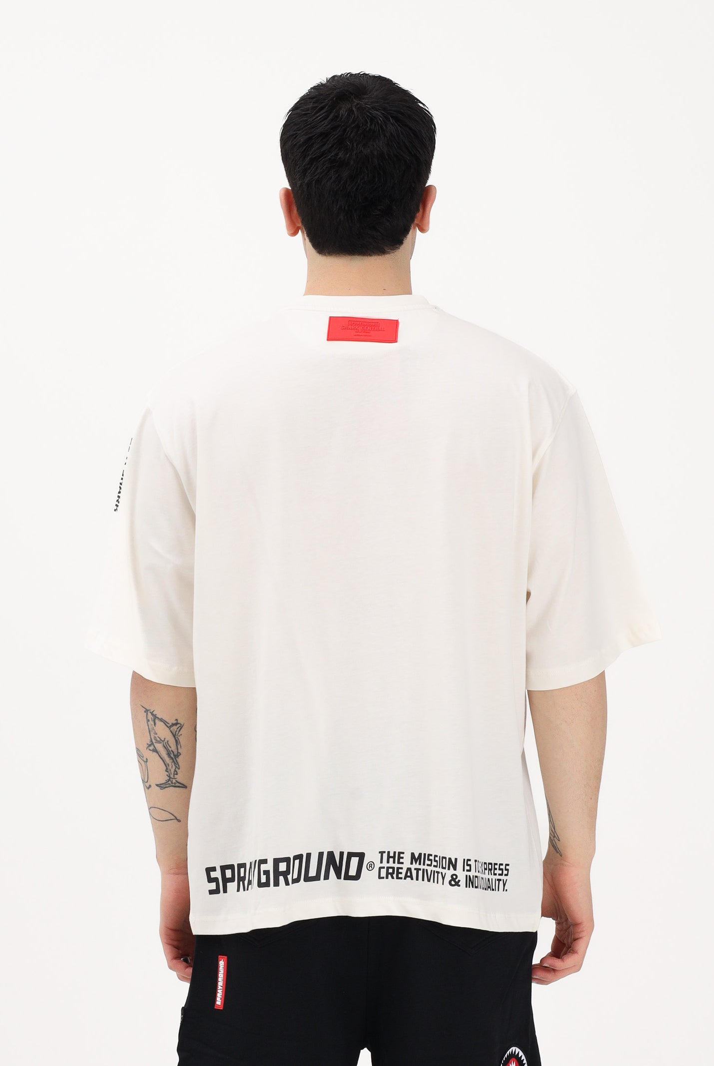 SPRAYGROUND T-shirt a manica corta panna da uomo con stampa minimal e dettagli grafici SP876IVO . SPRAYGROUND