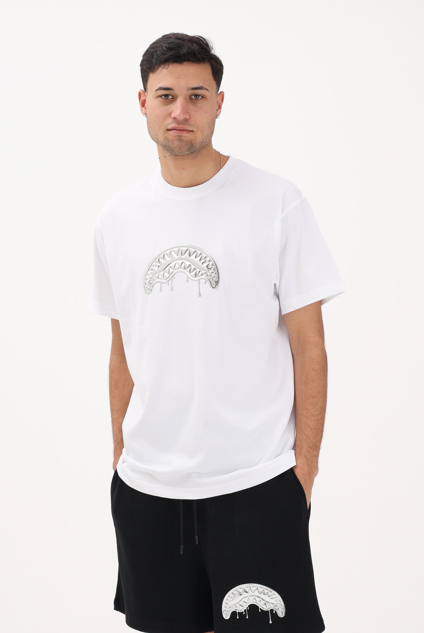 SPRAYGROUND T-shirt a manica corta bianca da uomo con logo Shark SP895WHT . SPRAYGROUND