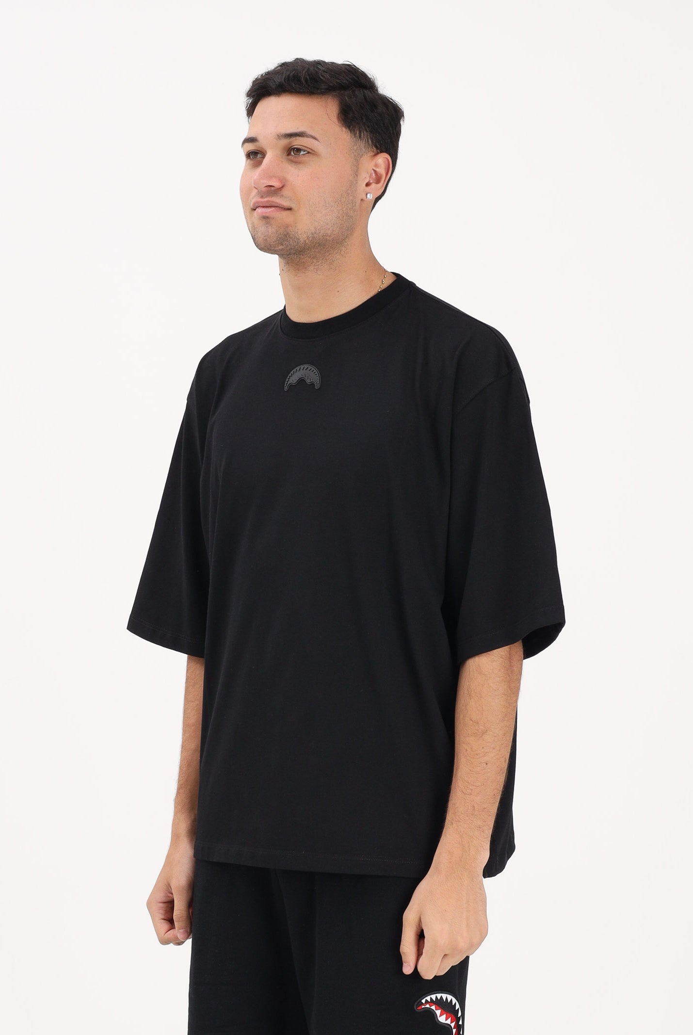 SPRAYGROUND T-shirt a manica corta nera da uomo con stampa sul retro SP901 . SPRAYGROUND