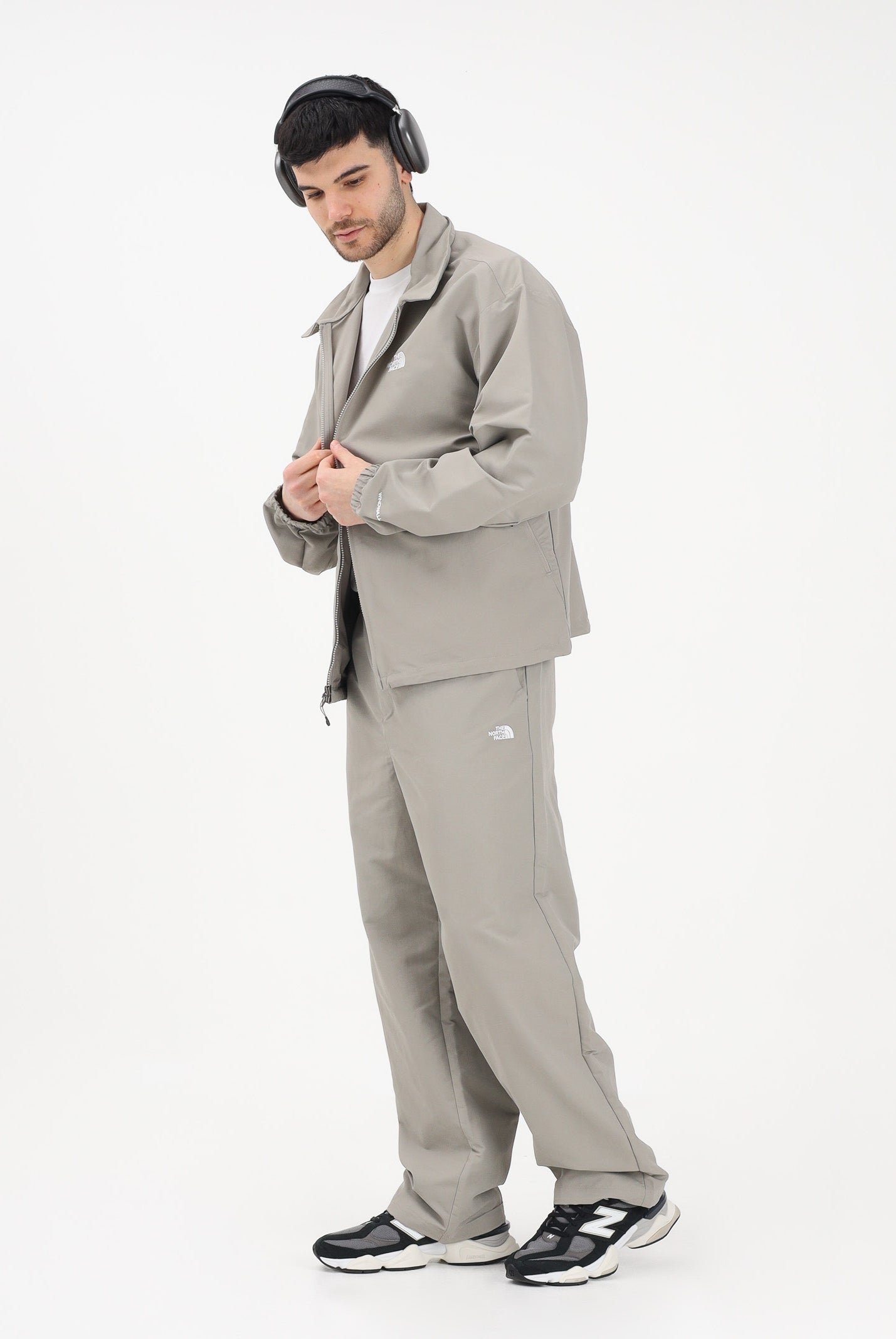 THE NORTH FACE Pantalone TNF Easy Wind beige da uomo NF0A8FBM2MB1 . THE NORTH FACE
