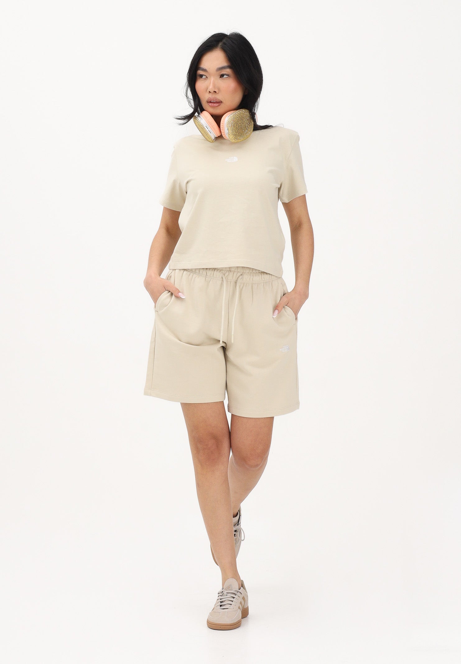 THE NORTH FACE Shorts sportivo Essential Light Relaxed W beige da donna NF0A8GQYDOM1 . THE NORTH FACE
