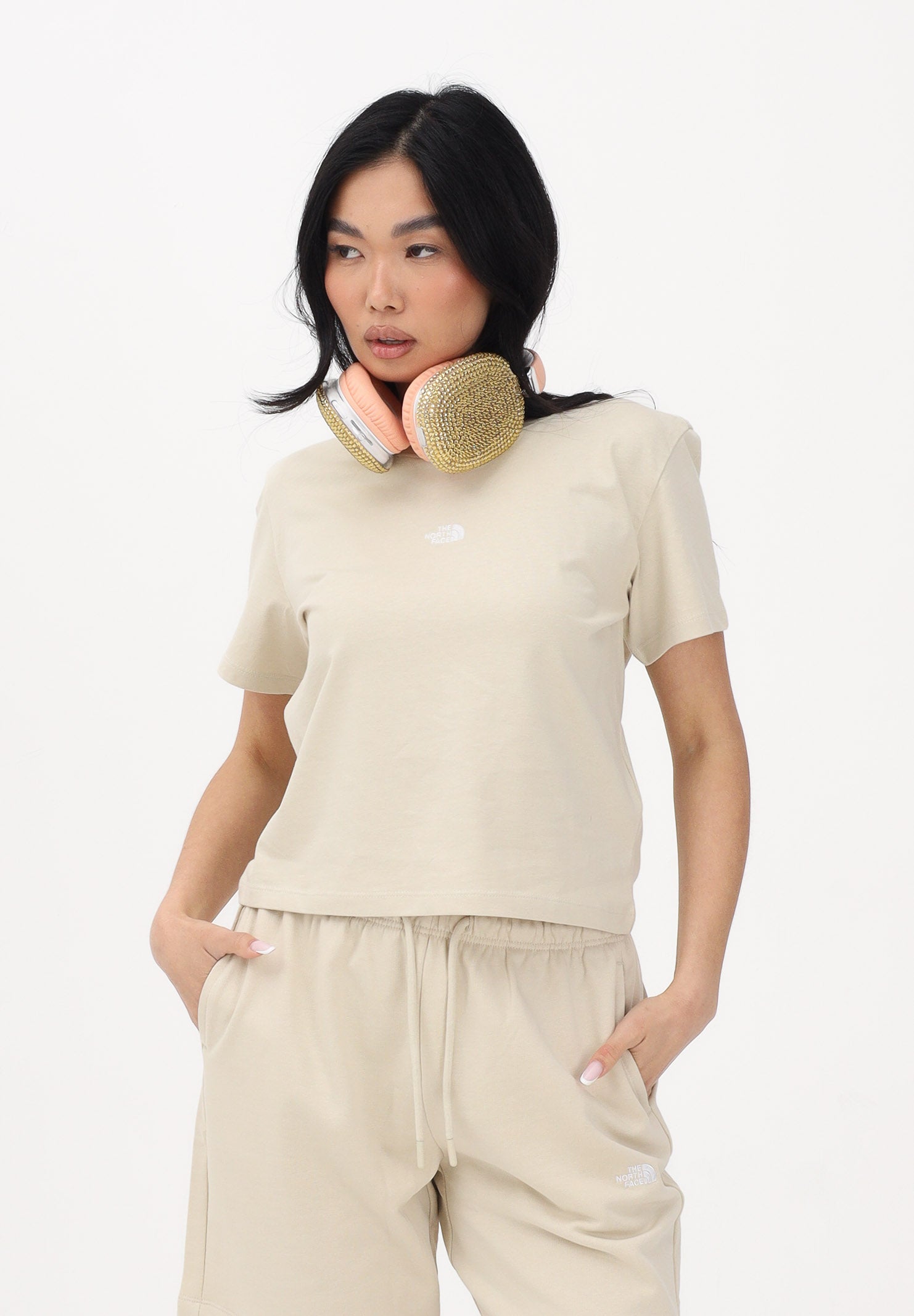 THE NORTH FACE T-shirt a manica corta Essential Regular Cutie beige da donna NF0A8GR1DOM1 . THE NORTH FACE